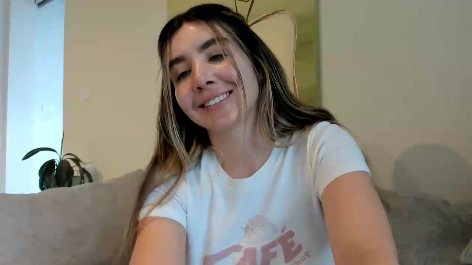 Gallery image thumbnail from LauraVega's myfreecams stream on, 09/01/2026, 18:34 image 16 of 20