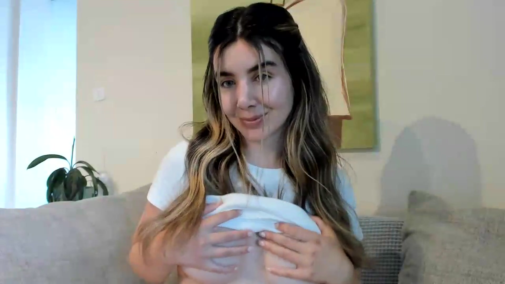 Gallery image thumbnail from LauraVega's myfreecams stream on, 09/01/2026, 18:34 image 11 of 20