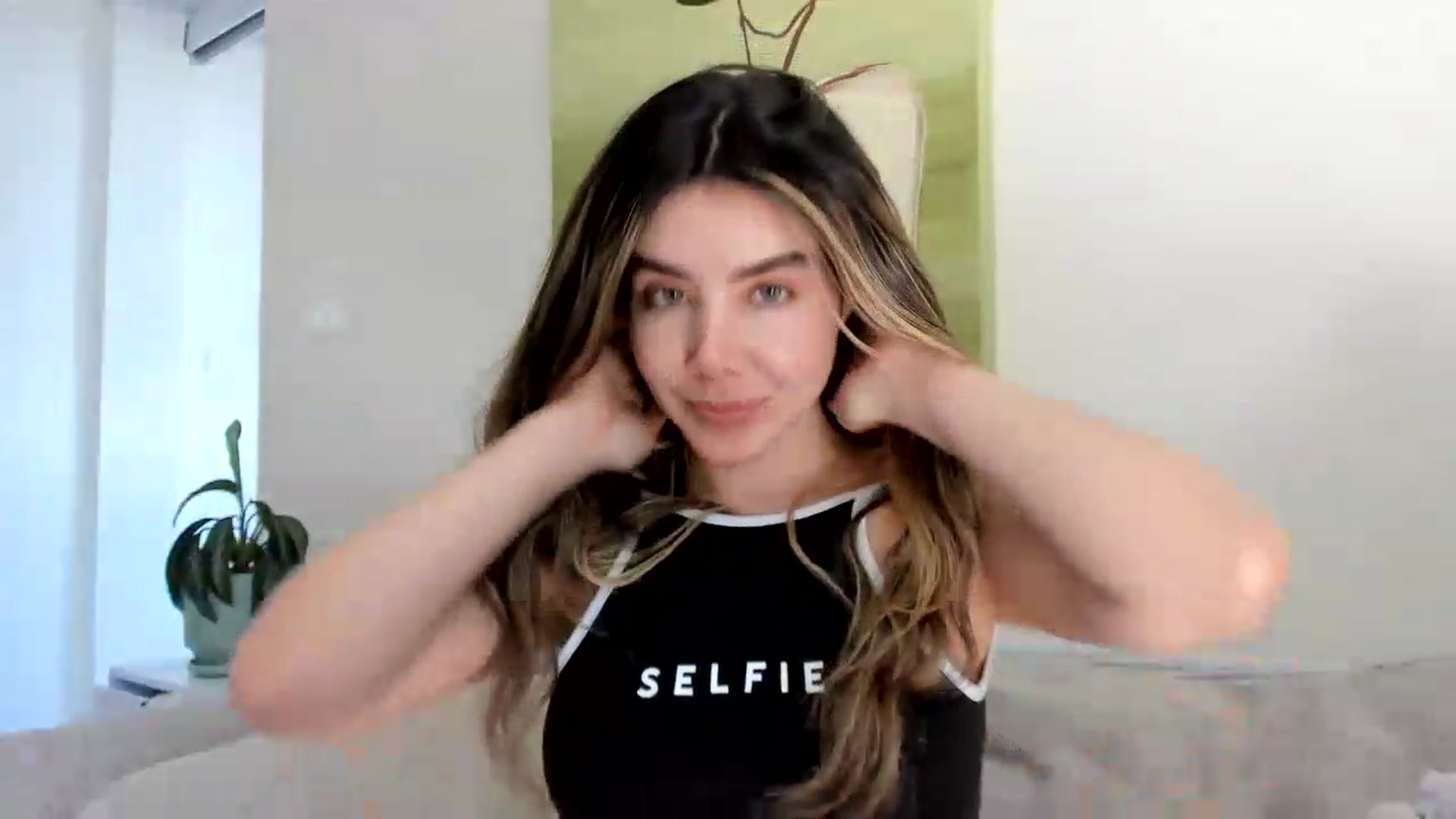 Gallery image thumbnail from LauraVega's myfreecams stream on, 09/10/2026, 16:33 image 15 of 20
