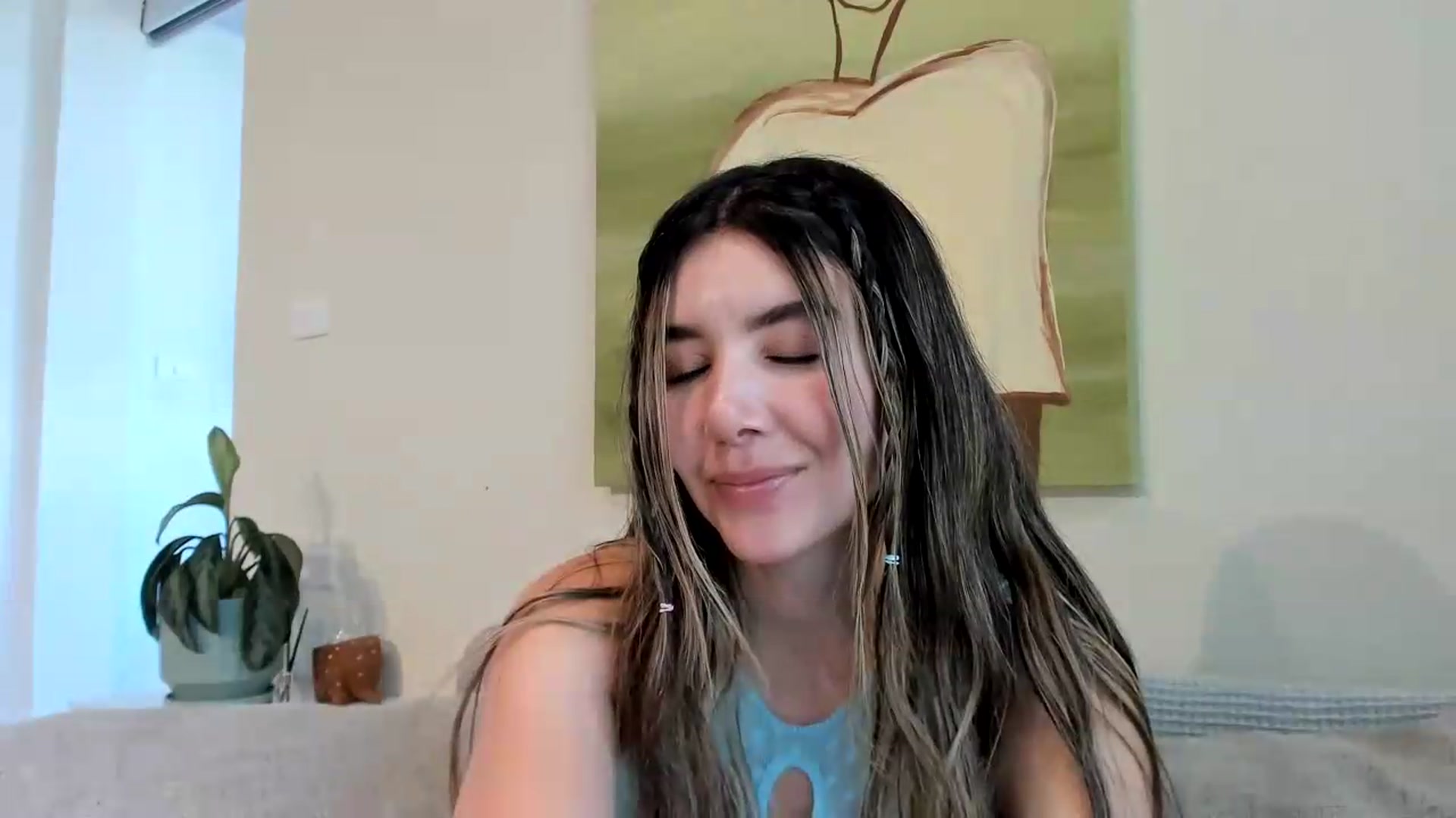 Gallery image thumbnail from LauraVega's myfreecams stream on, 09/12/2026, 17:34 image 7 of 20