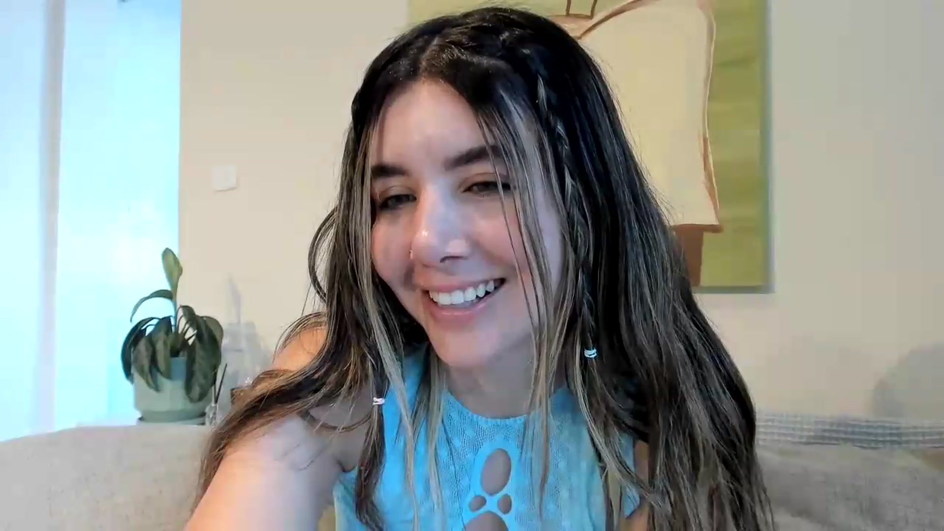 Gallery image thumbnail from LauraVega's myfreecams stream on, 09/12/2026, 17:34 image 9 of 20