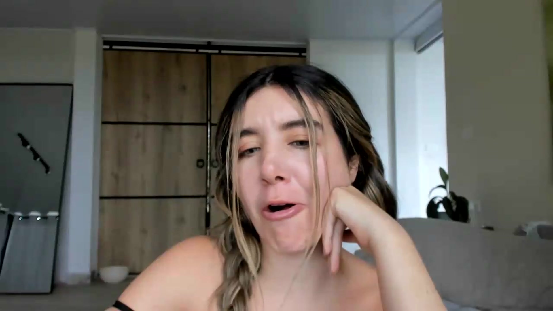 Gallery image thumbnail from LauraVega's myfreecams stream on, 09/13/2026, 17:46 image 17 of 20