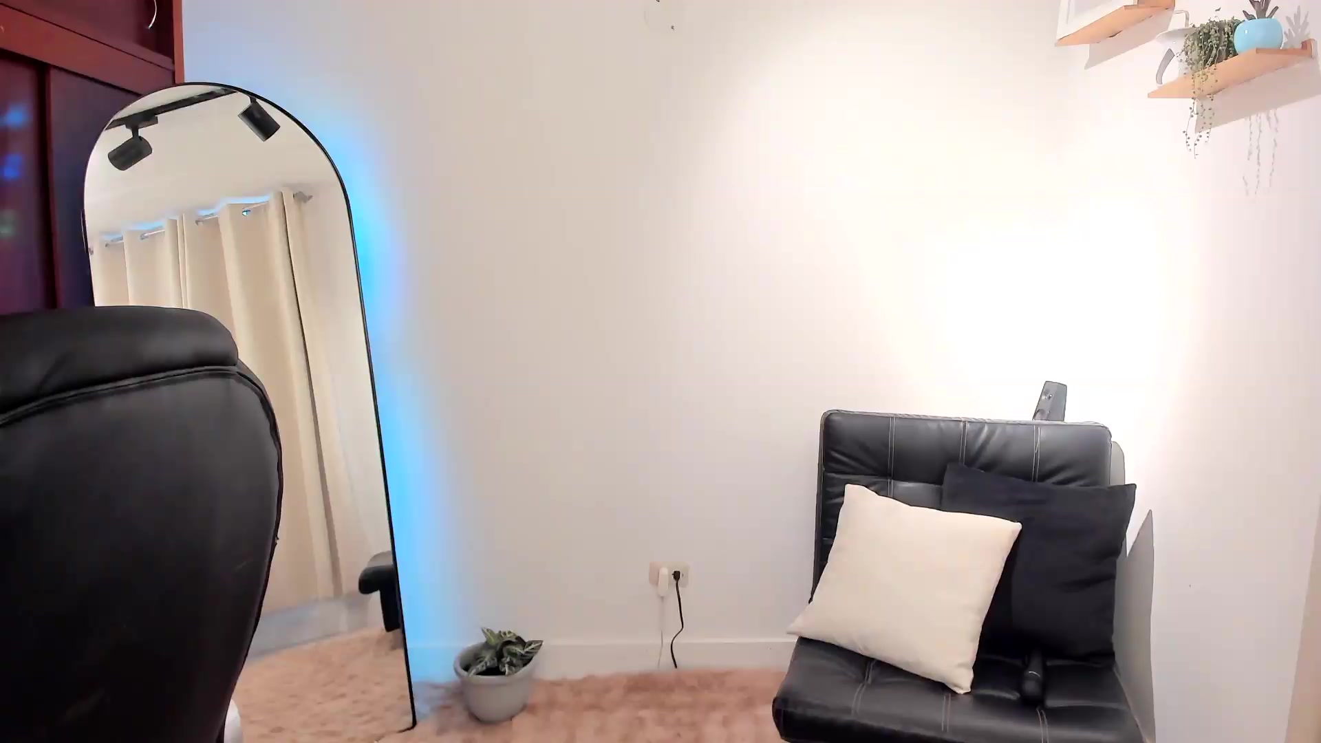 Gallery image thumbnail from Laura_rojas99's myfreecams stream on, 09/05/2026, 16:26 image 12 of 20