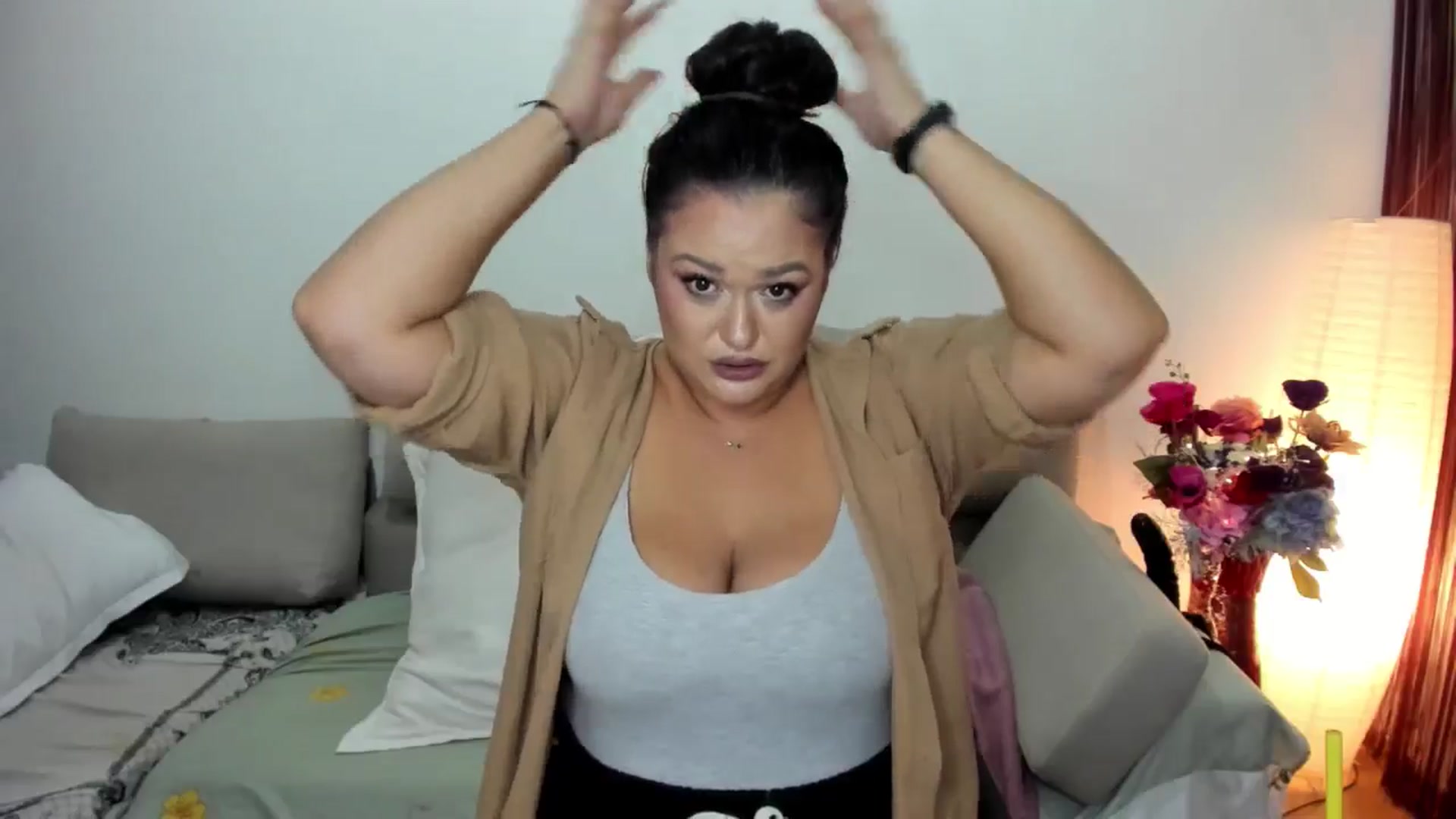 Gallery image thumbnail from Laurasinner's myfreecams stream on, 07/30/2024, 17:20 image 5 of 20