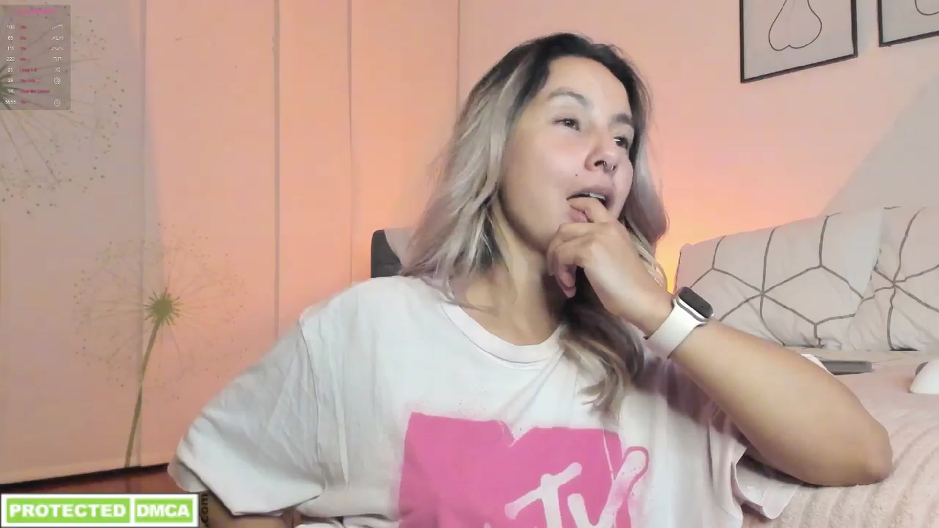 Gallery image thumbnail from Lauravall's myfreecams stream on, 02/24/2025, 06:44 image 4 of 20