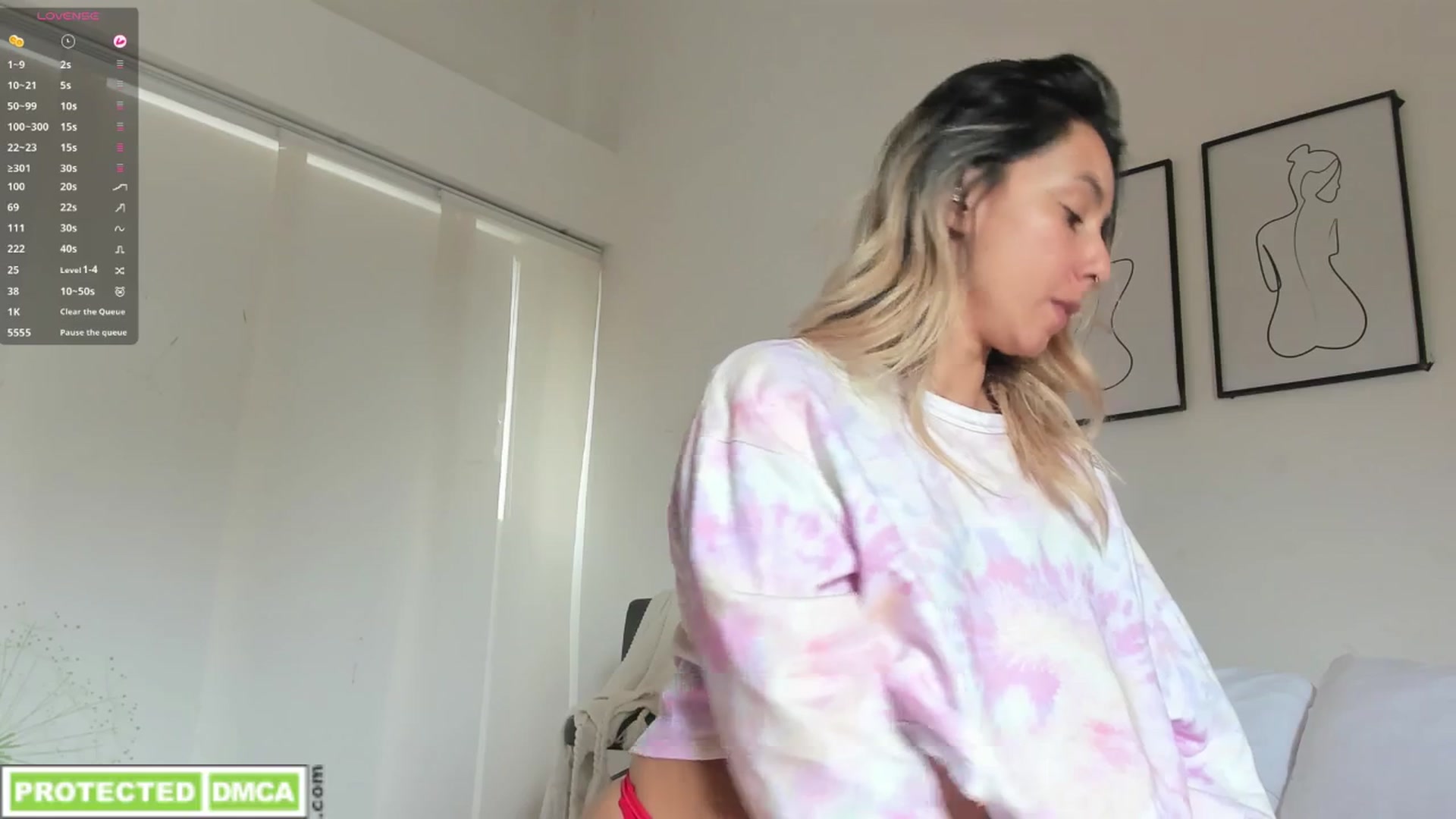Gallery image thumbnail from Lauravall's myfreecams stream on, 03/11/2025, 16:31 image 4 of 20