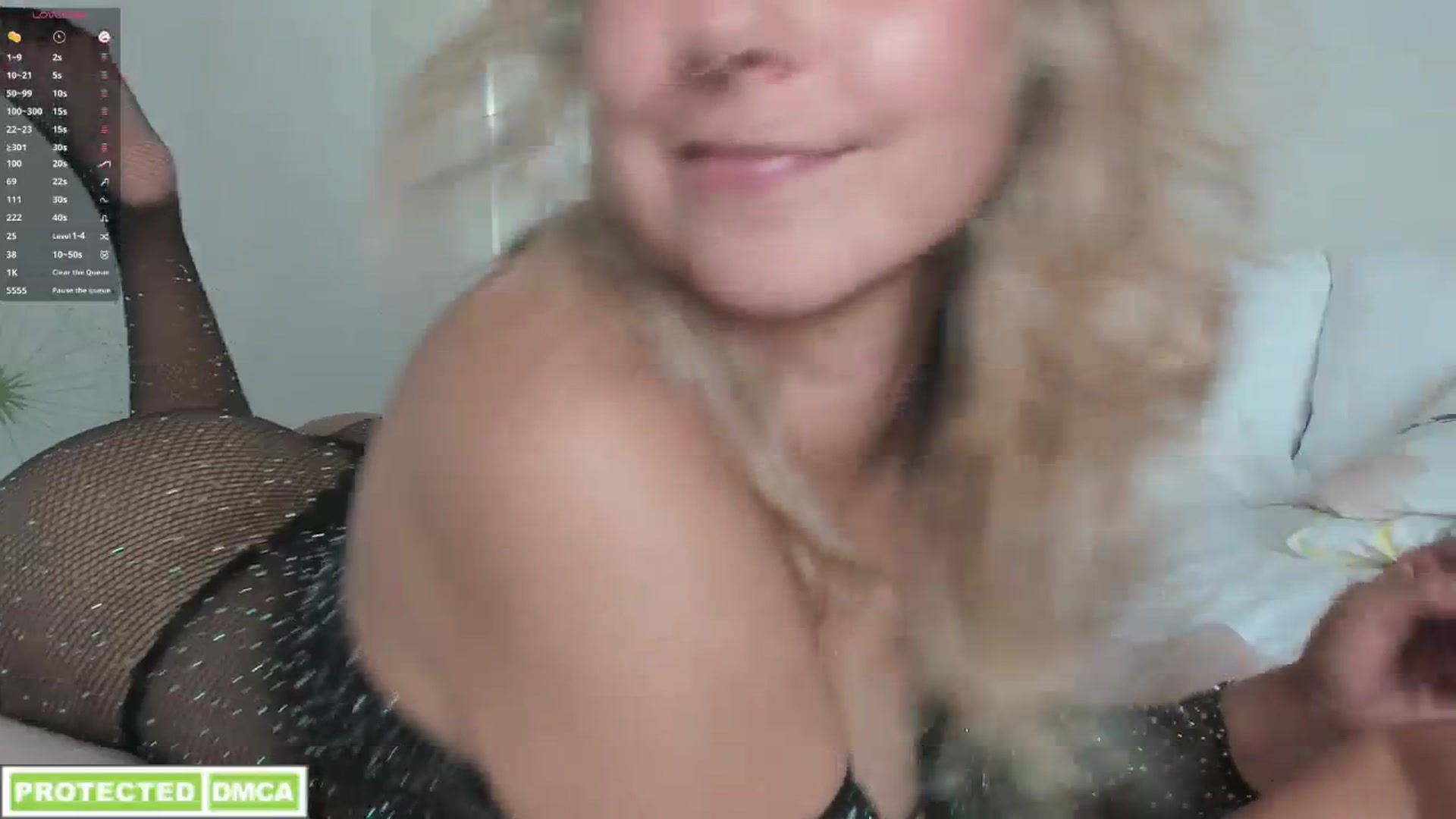 Gallery image thumbnail from Lauravall's myfreecams stream on, 03/13/2025, 17:18 image 10 of 20