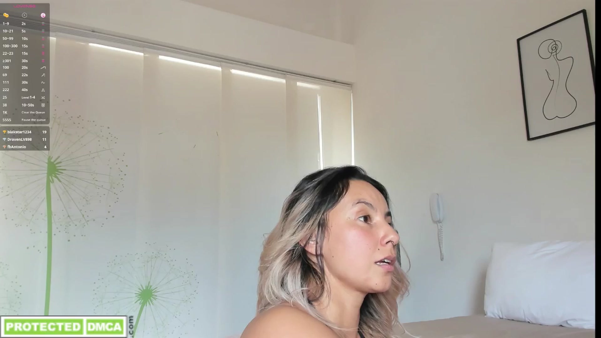 Gallery image thumbnail from Lauravall's myfreecams stream on, 03/25/2025, 19:03 image 5 of 20