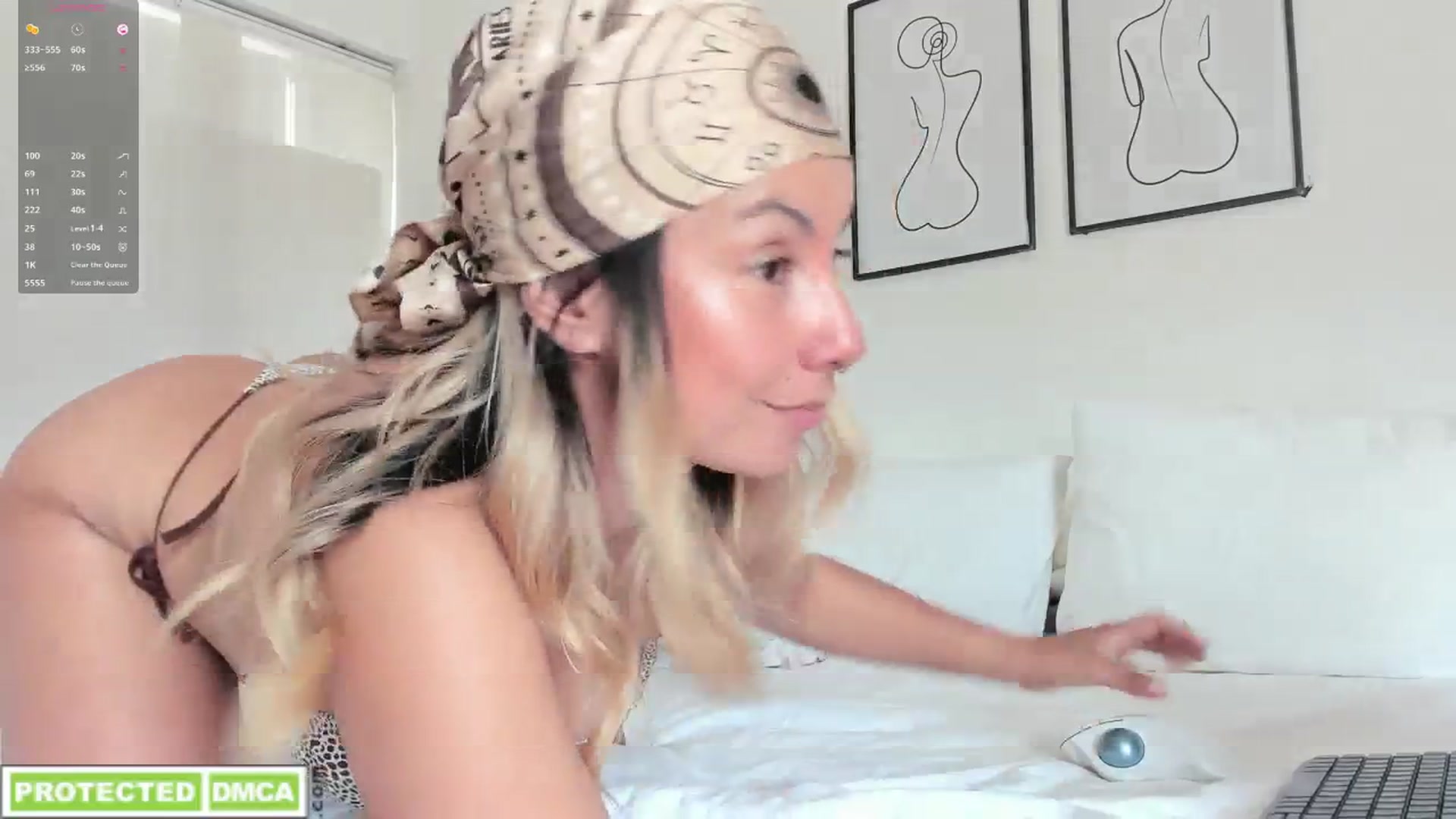 Gallery image thumbnail from Lauravall's myfreecams stream on, 06/13/2025, 15:39 image 6 of 20