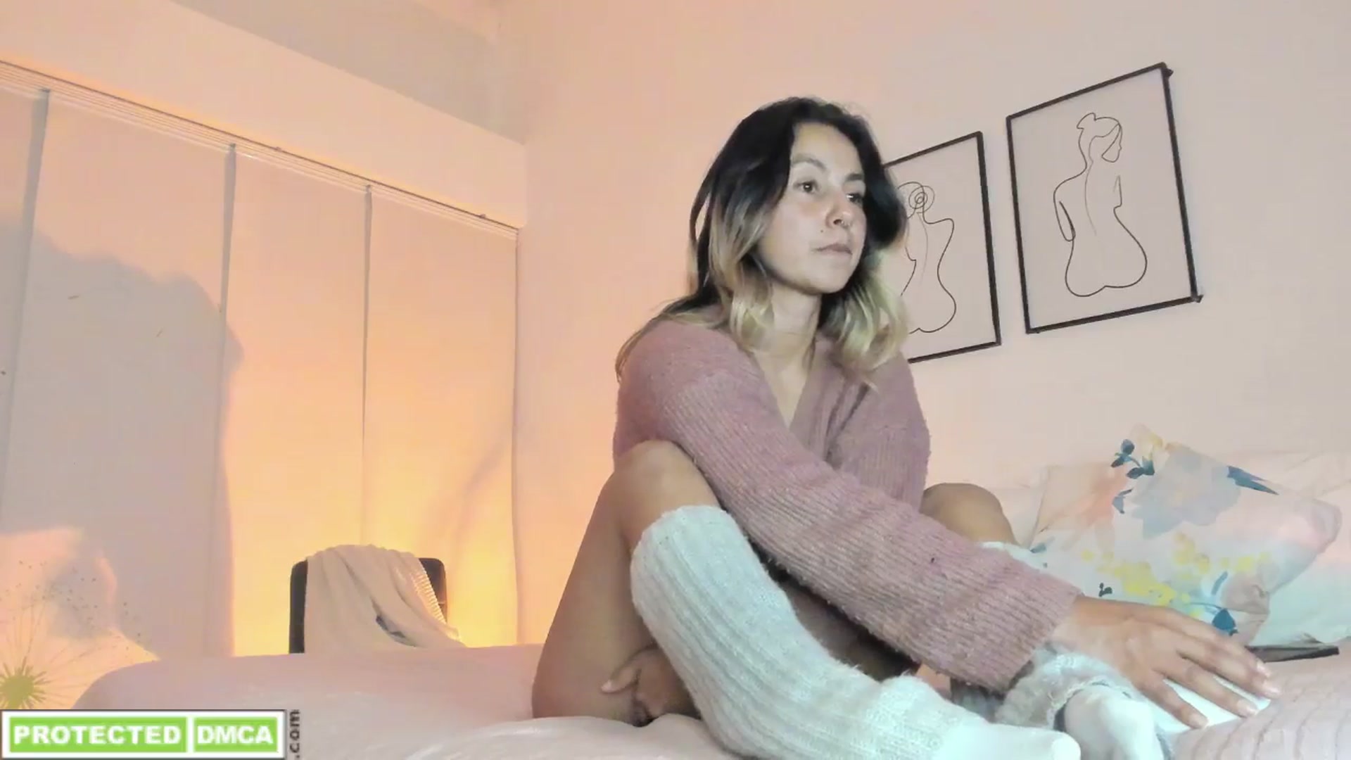 Gallery image thumbnail from Lauravall's myfreecams stream on, 07/28/2025, 04:14 image 5 of 20