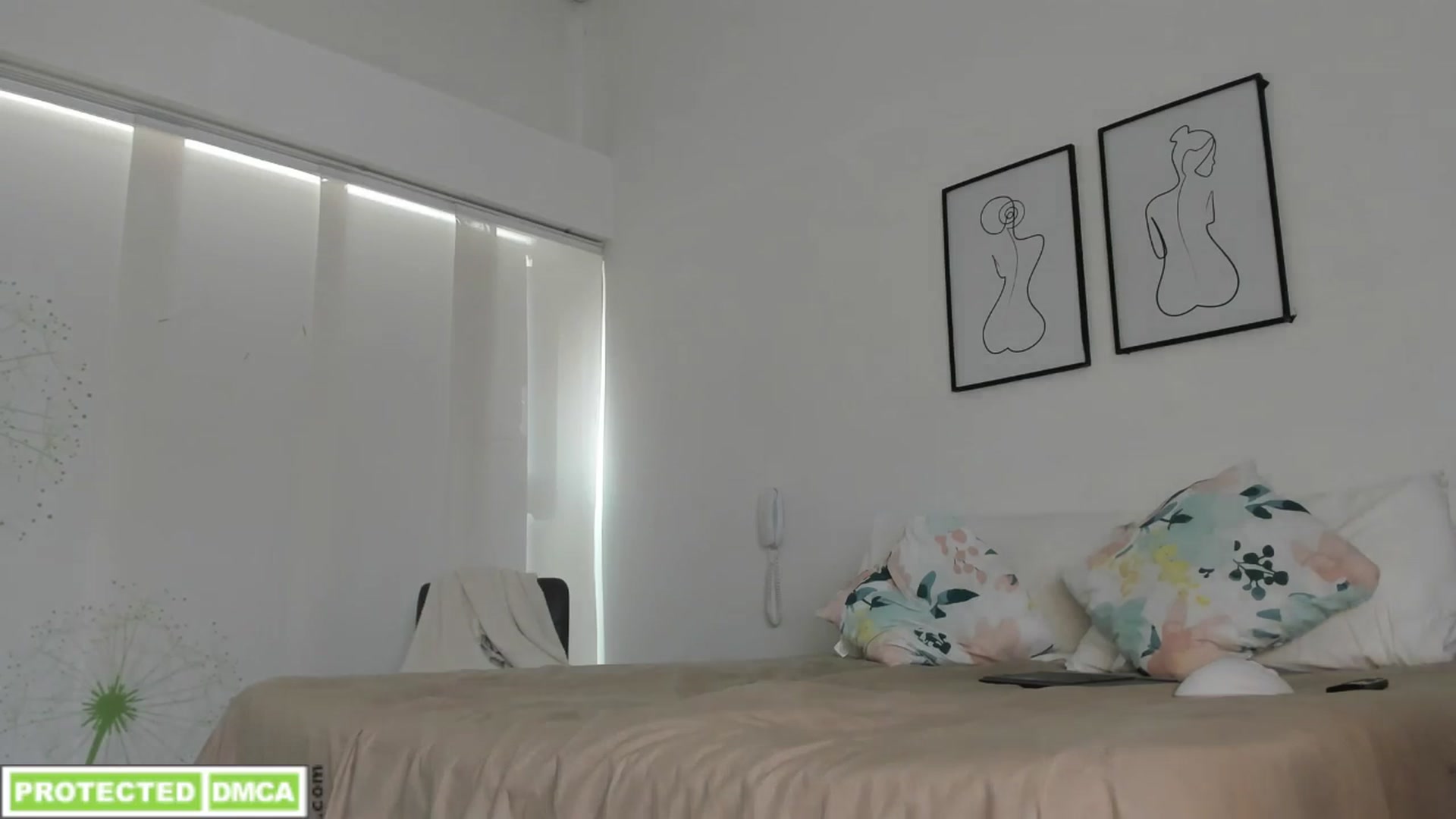 Gallery image thumbnail from Lauravall's myfreecams stream on, 07/28/2025, 18:31 image 15 of 20