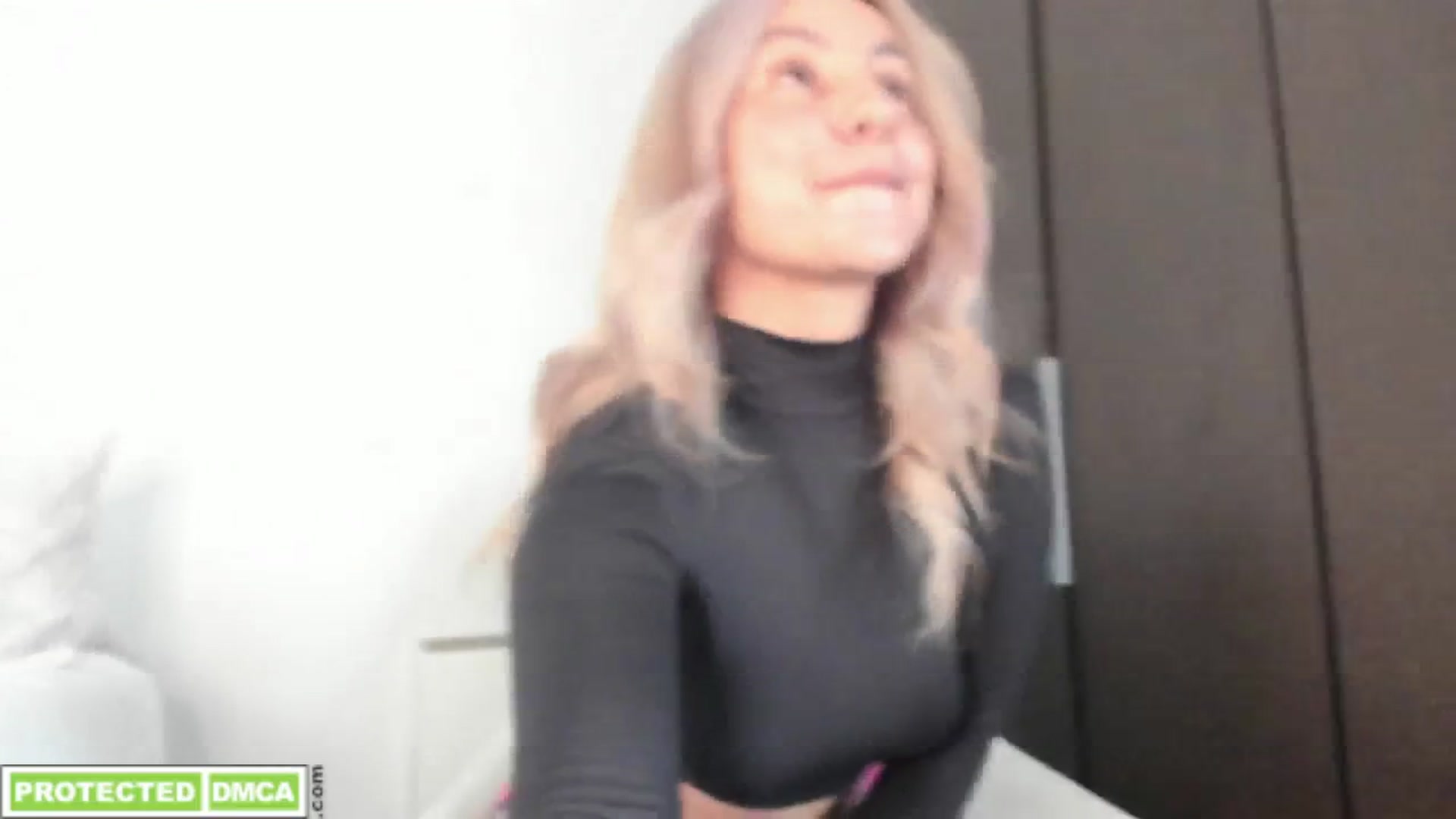 Gallery image thumbnail from Lauravall's myfreecams stream on, 08/26/2025, 14:15 image 15 of 20