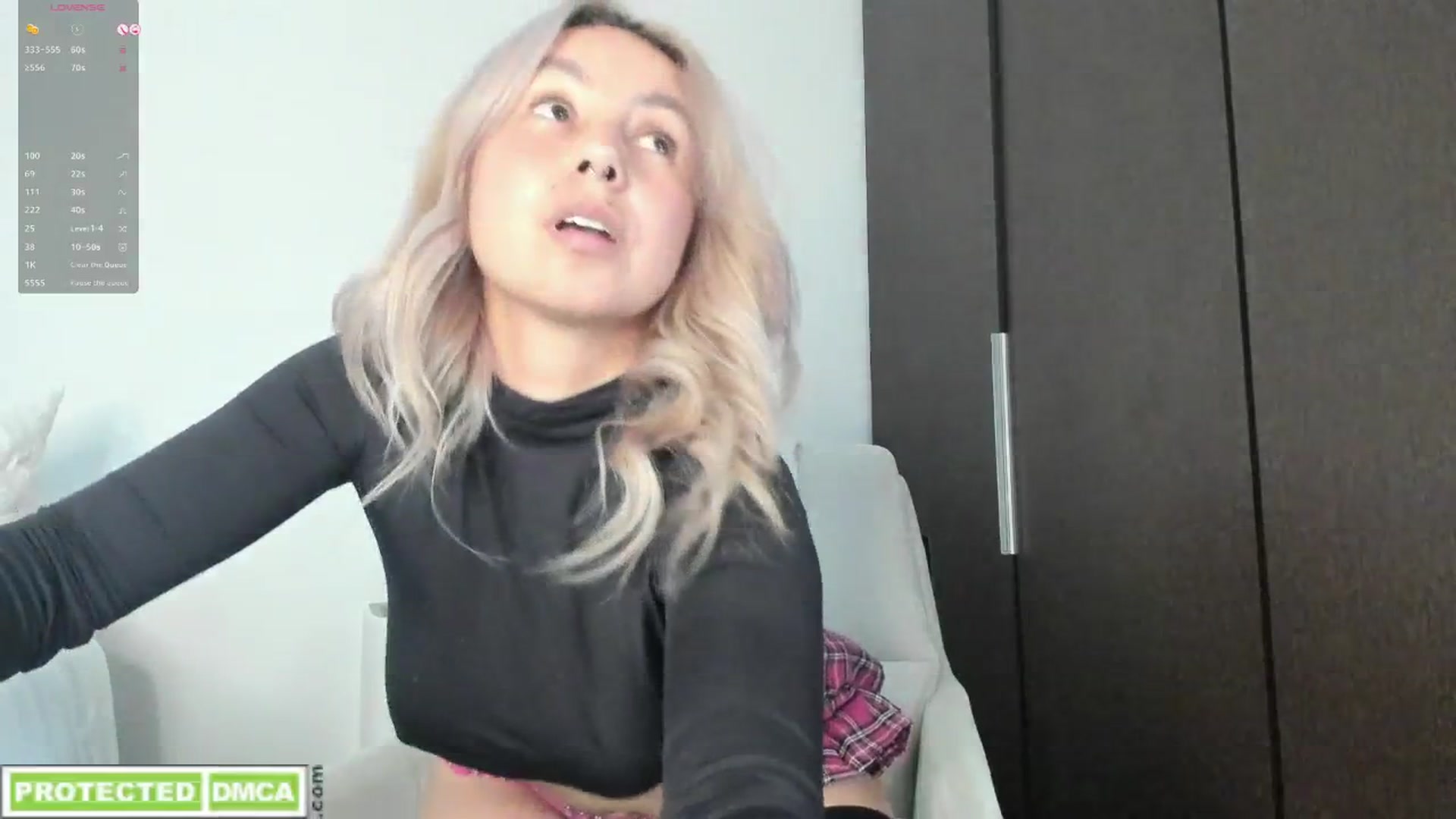 Gallery image thumbnail from Lauravall's myfreecams stream on, 08/26/2025, 17:43 image 7 of 20
