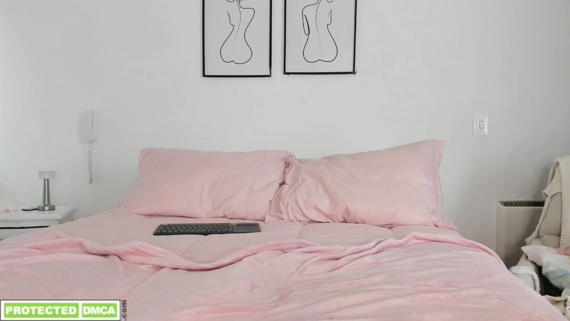 Gallery image thumbnail from Lauravall's myfreecams stream on, 10/11/2025, 17:27 image 20 of 20