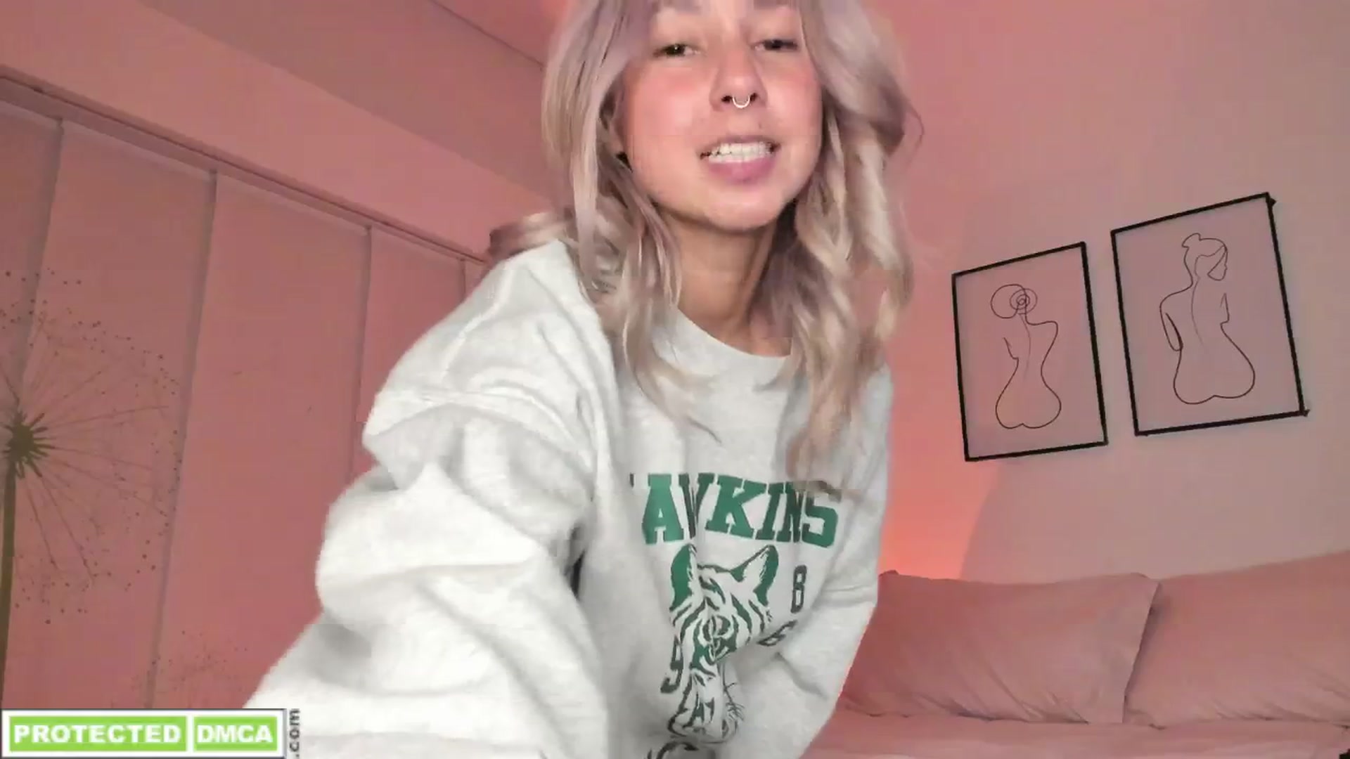 Gallery image thumbnail from Lauravall's myfreecams stream on, 10/18/2025, 04:26 image 7 of 20