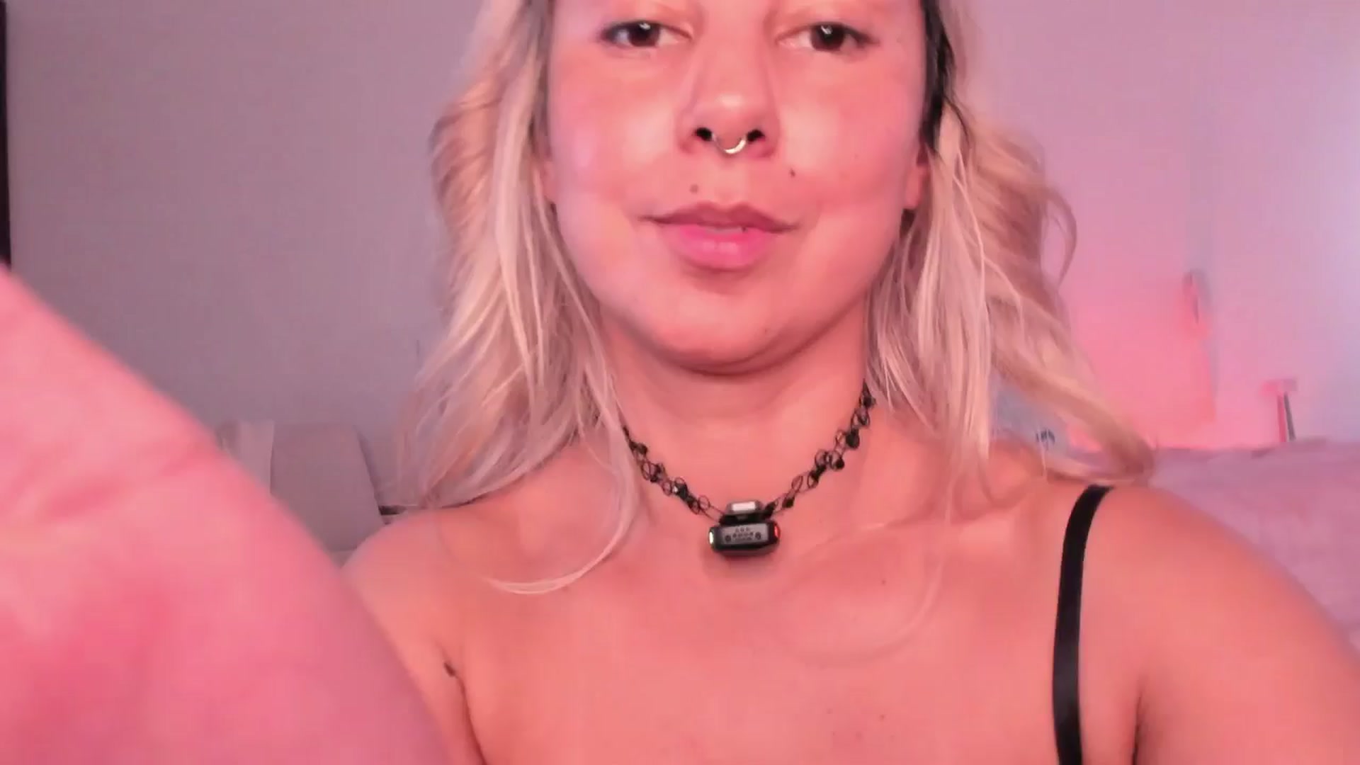 Gallery image thumbnail from Lauravall's myfreecams stream on, 11/15/2025, 14:52 image 13 of 20