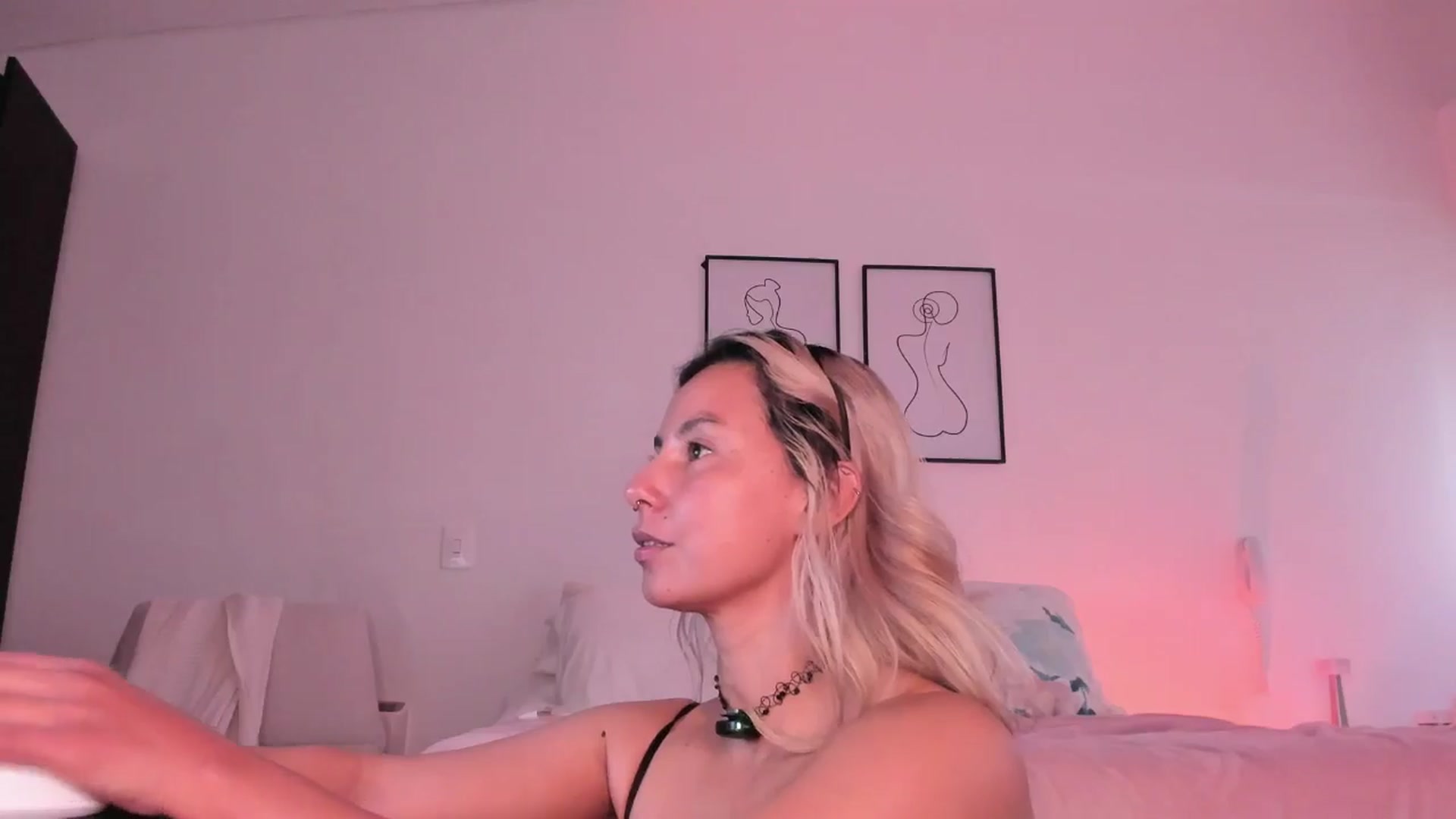 Gallery image thumbnail from Lauravall's myfreecams stream on, 11/15/2025, 14:52 image 3 of 20