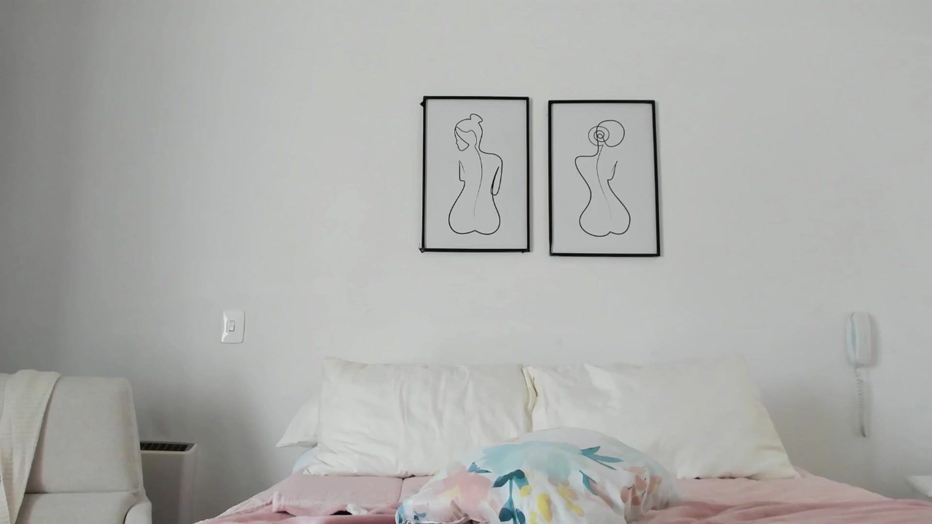 Gallery image thumbnail from Lauravall's myfreecams stream on, 11/19/2025, 18:36 image 11 of 20