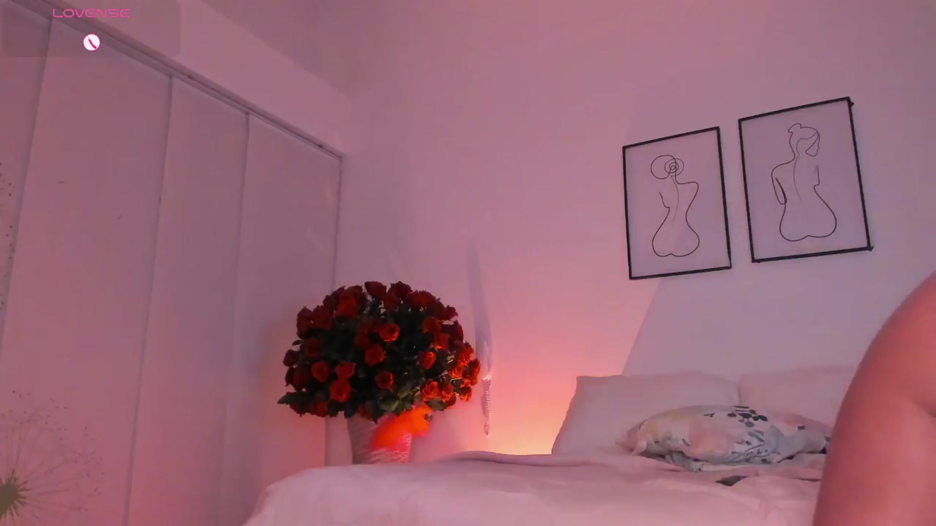 Gallery image thumbnail from Lauravall's myfreecams stream on, 02/18/2026, 07:49 image 4 of 20