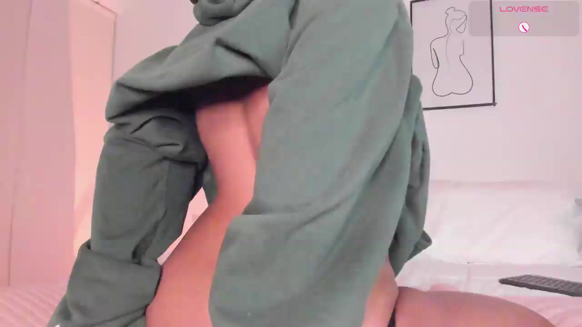 Gallery image thumbnail from Lauravall's myfreecams stream on, 06/08/2026, 04:23 image 16 of 20