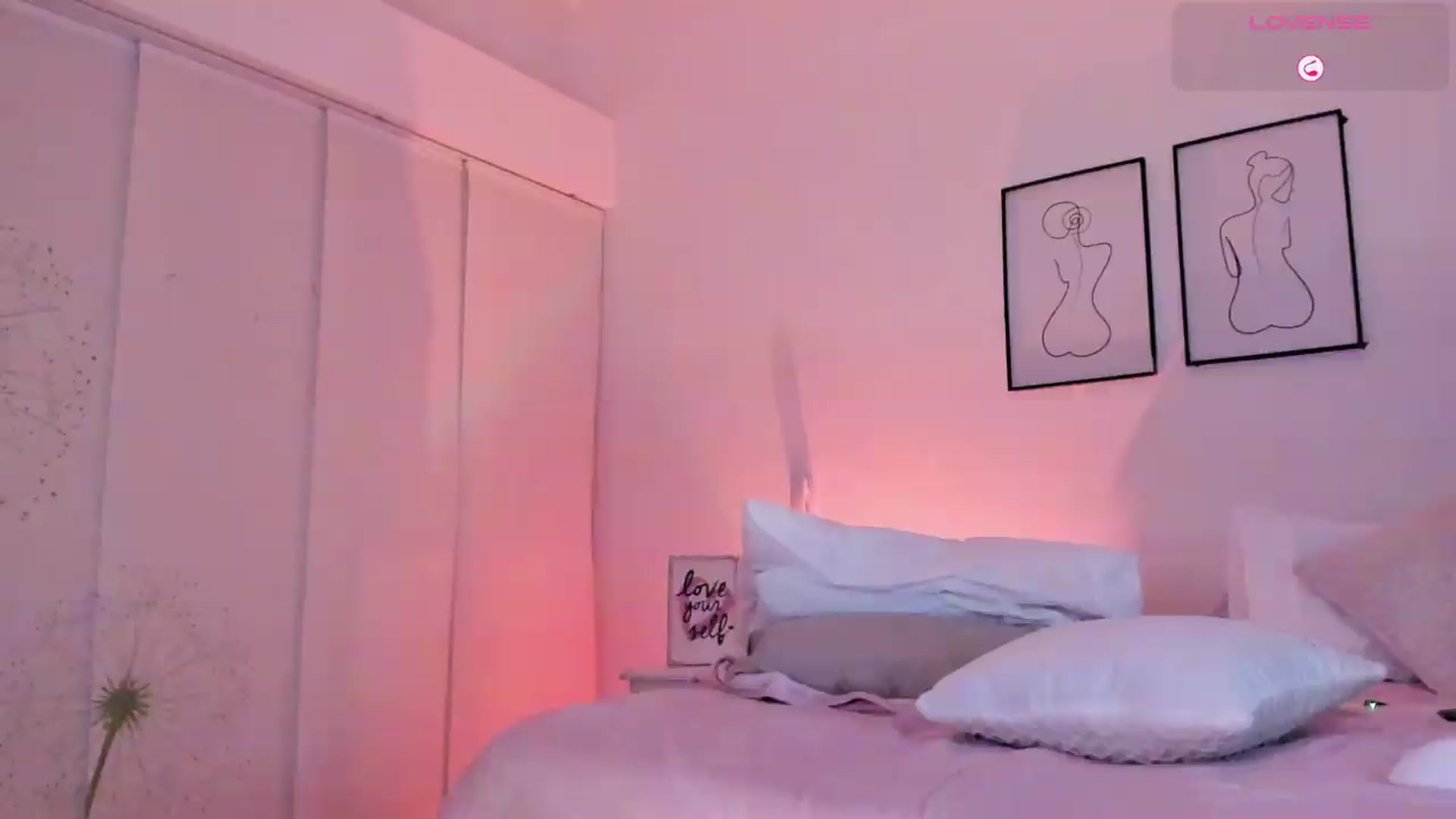Gallery image thumbnail from Lauravall's myfreecams stream on, 07/19/2026, 05:21 image 19 of 20