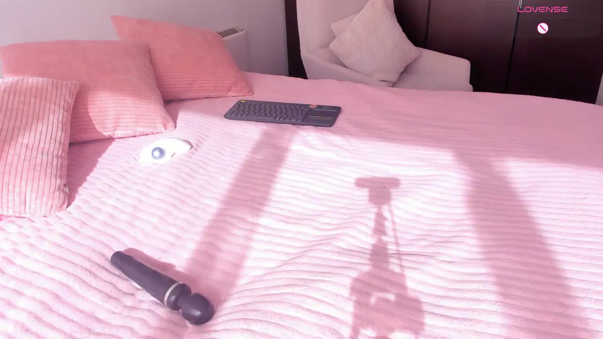 Gallery image thumbnail from Lauravall's myfreecams stream on, 08/30/2026, 21:56 image 17 of 20