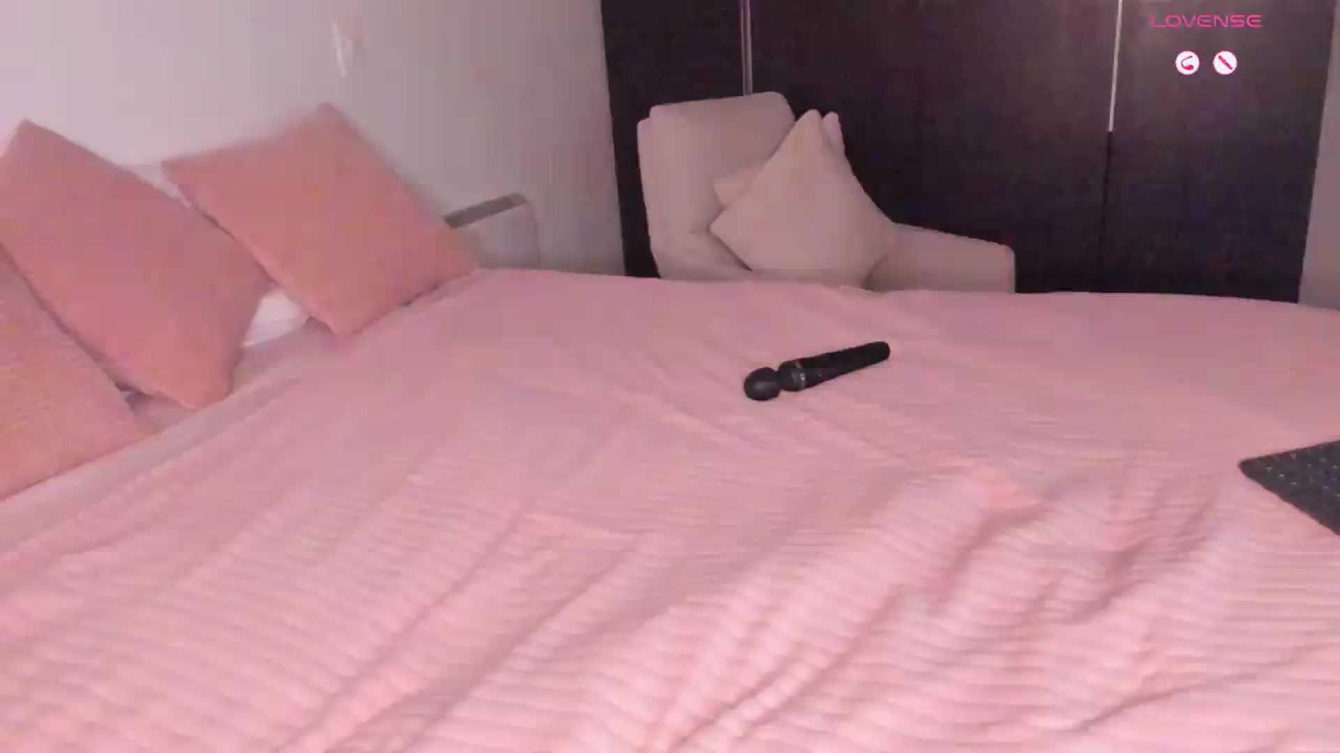 Gallery image thumbnail from Lauravall's myfreecams stream on, 08/31/2026, 02:06 image 8 of 20