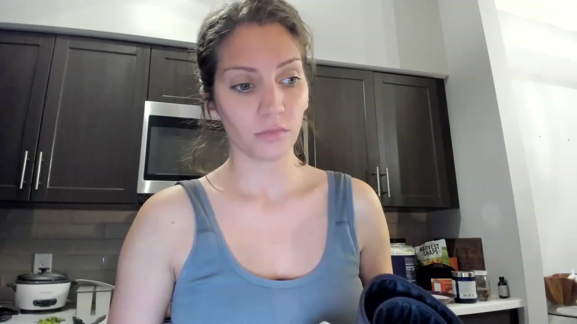 Gallery image thumbnail from Laurel's myfreecams stream on, 12/08/2022, 04:49 image 6 of 20
