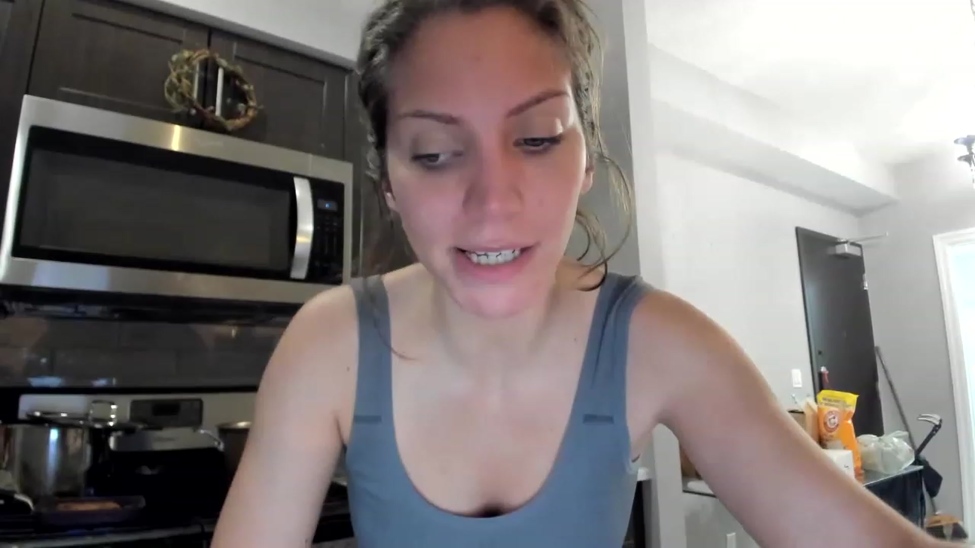 Gallery image thumbnail from Laurel's myfreecams stream on, 12/08/2022, 04:49 image 1 of 20