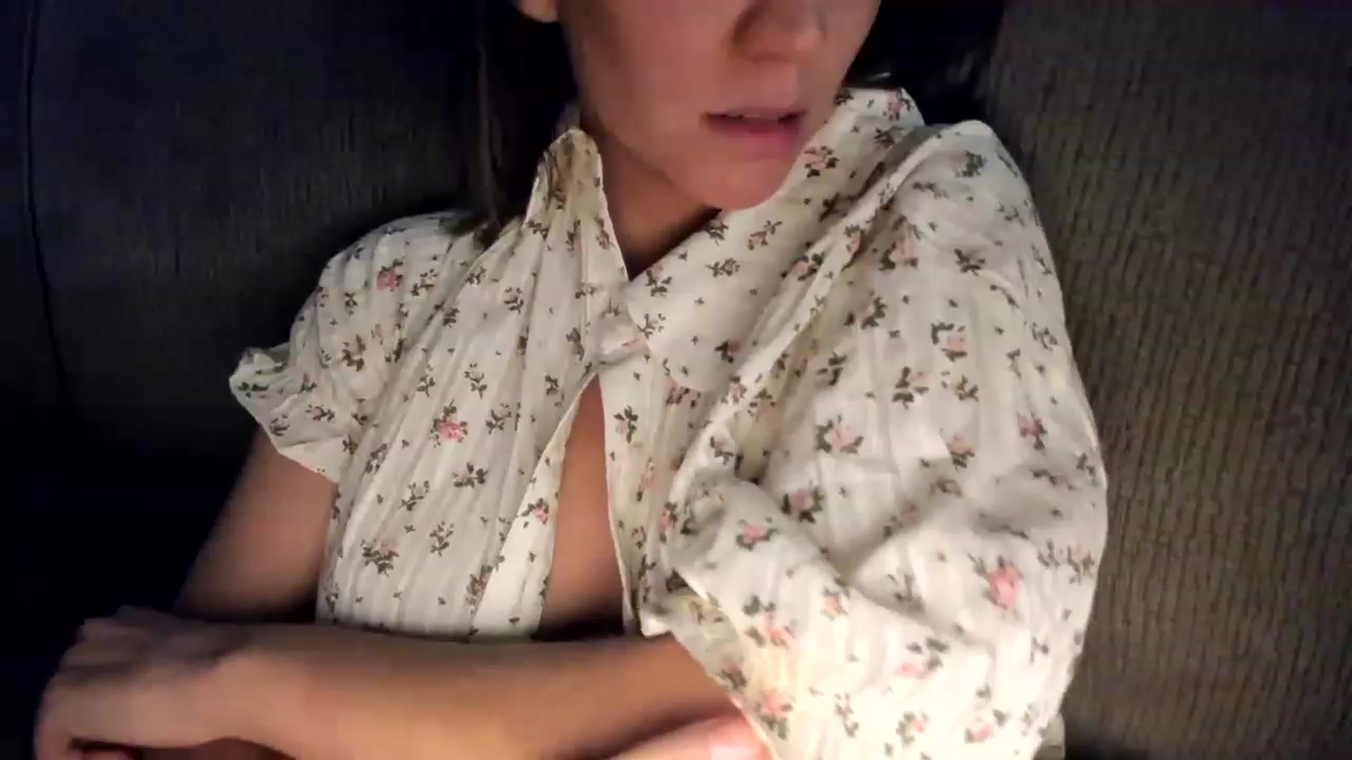 Gallery image thumbnail from Laurel's myfreecams stream on, 12/29/2022, 08:43 image 11 of 20