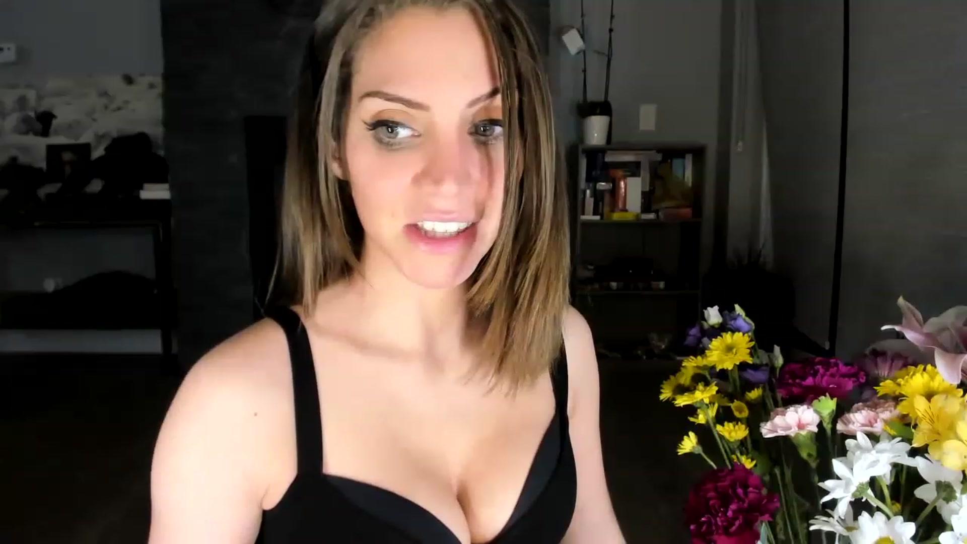 Gallery image thumbnail from Laurel's myfreecams stream on, 01/30/2023, 10:09 image 4 of 20