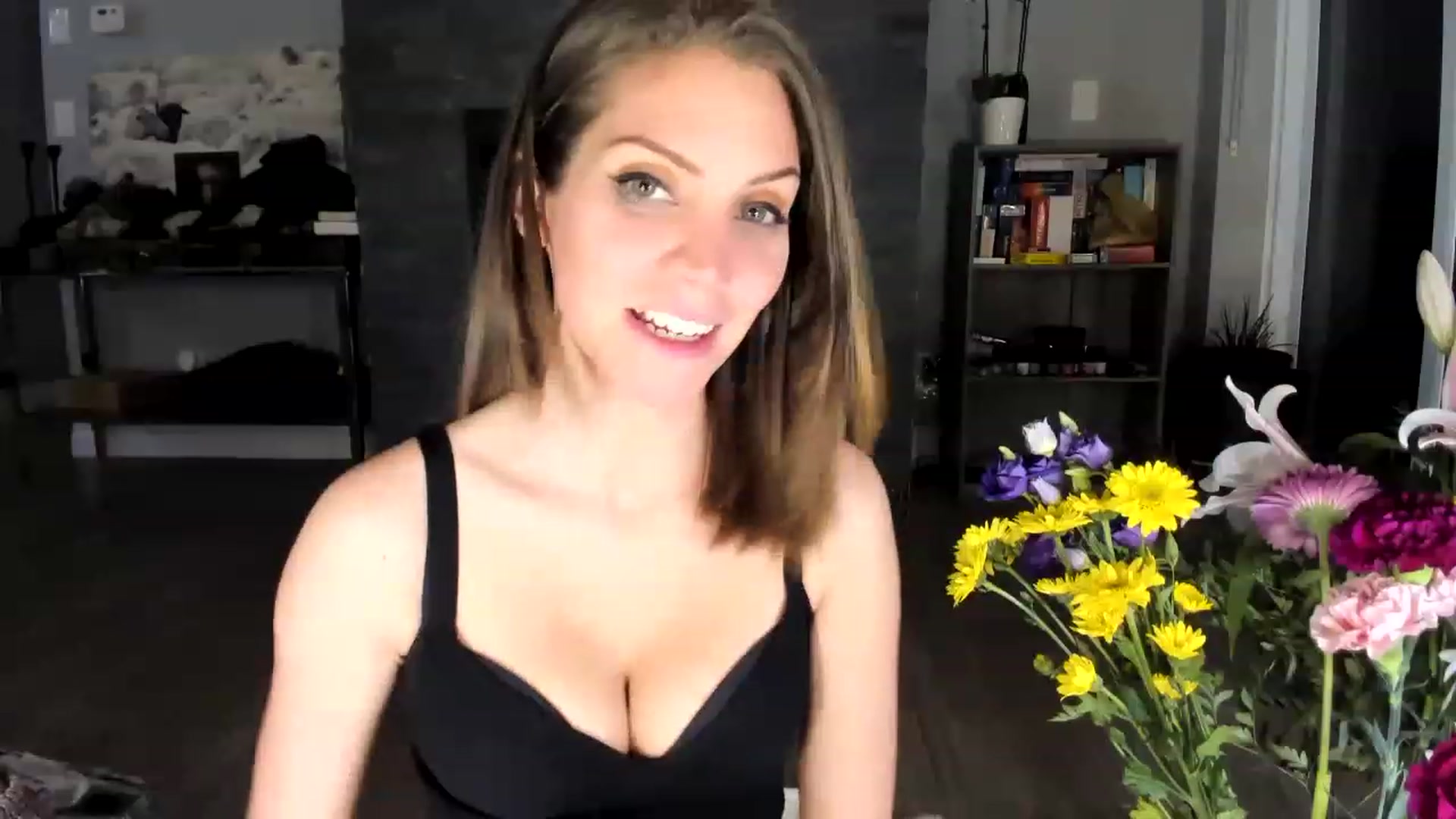 Gallery image thumbnail from Laurel's myfreecams stream on, 01/30/2023, 10:09 image 16 of 20
