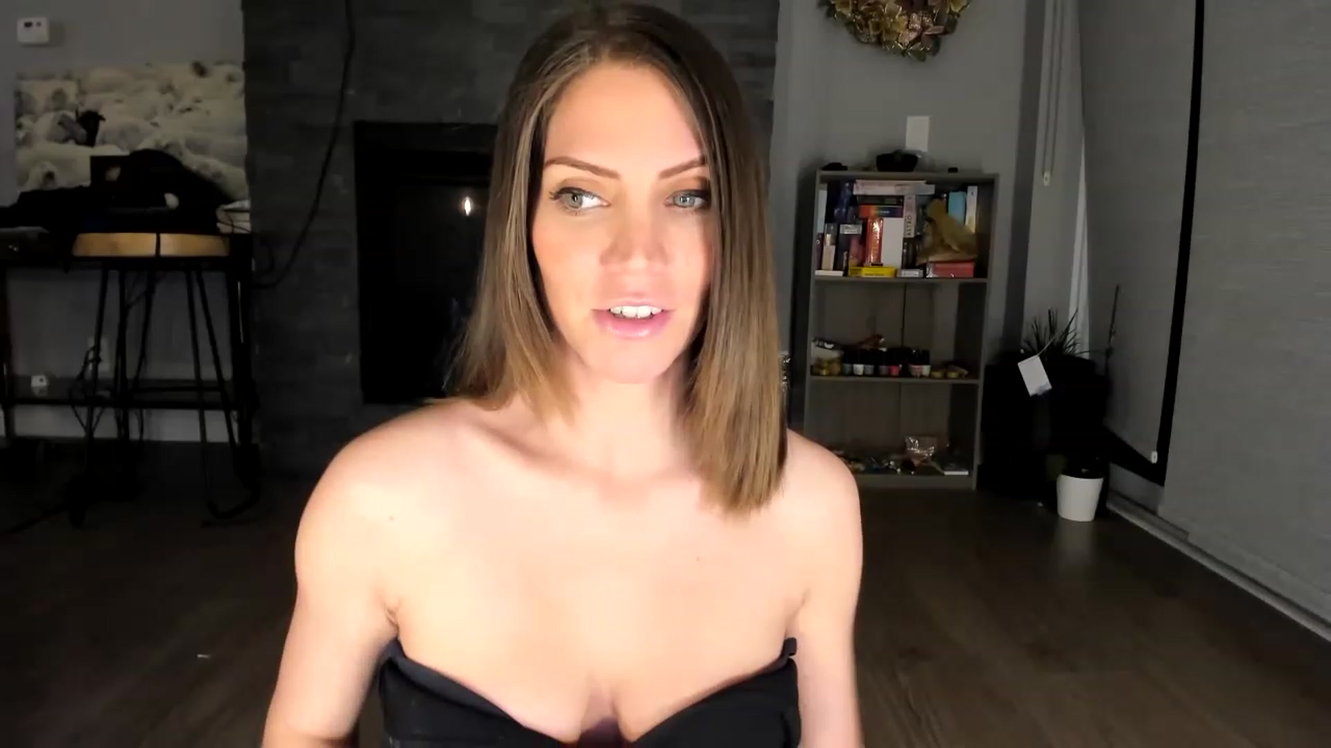 Gallery image thumbnail from Laurel's myfreecams stream on, 02/04/2023, 08:57 image 12 of 20