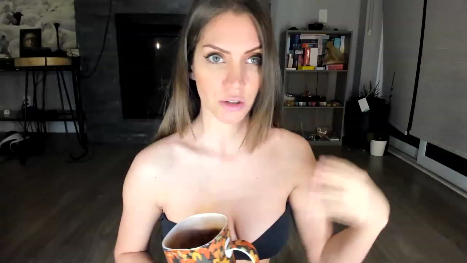 Gallery image thumbnail from Laurel's myfreecams stream on, 02/07/2023, 08:39 image 2 of 20
