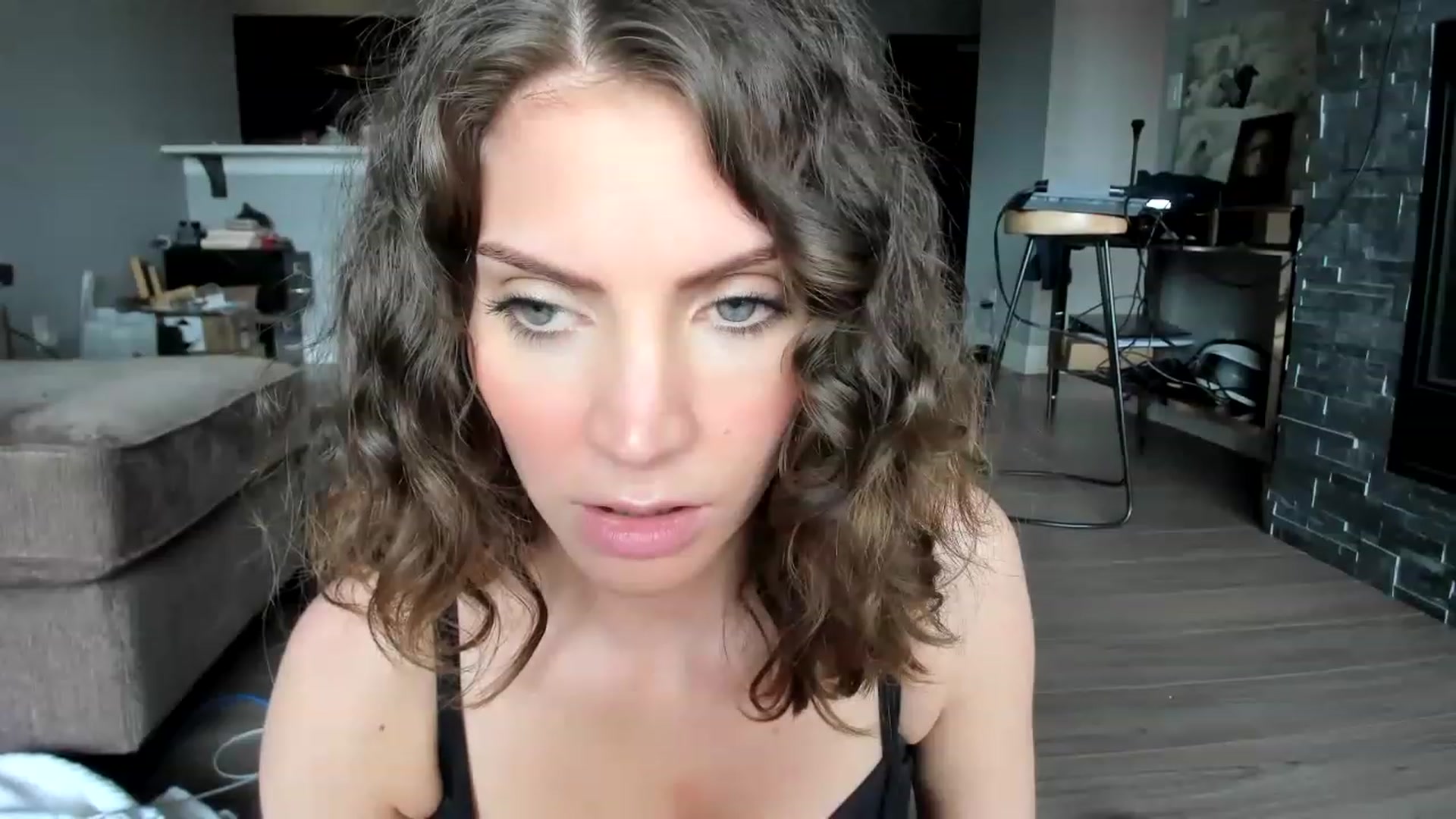 Gallery image thumbnail from Laurel's myfreecams stream on, 02/18/2023, 21:51 image 19 of 20