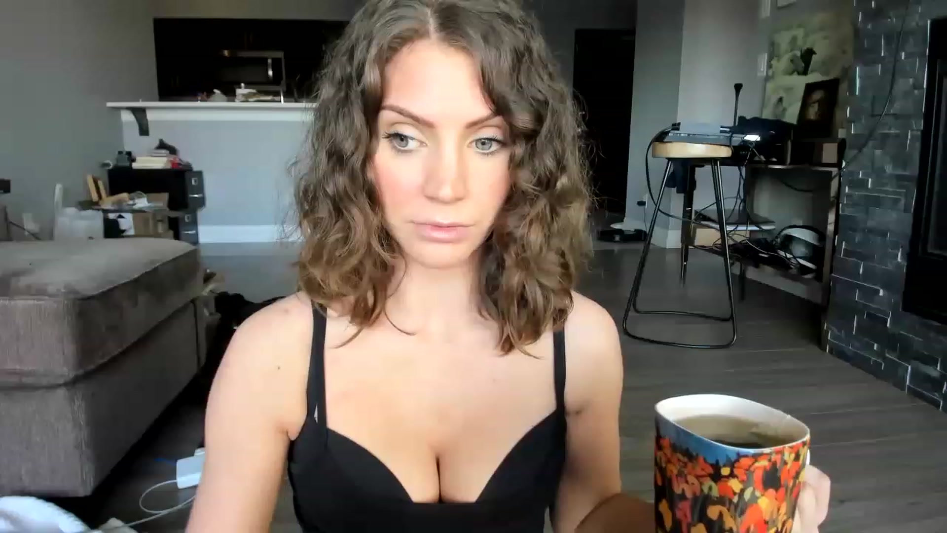 Gallery image thumbnail from Laurel's myfreecams stream on, 02/18/2023, 21:51 image 3 of 20