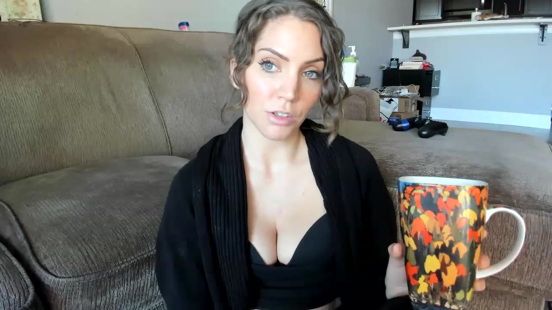 Gallery image thumbnail from Laurel's myfreecams stream on, 02/19/2023, 20:05 image 19 of 20