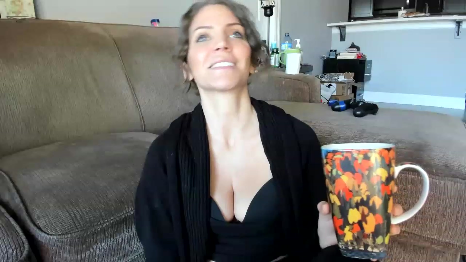Gallery image thumbnail from Laurel's myfreecams stream on, 02/19/2023, 20:05 image 18 of 20