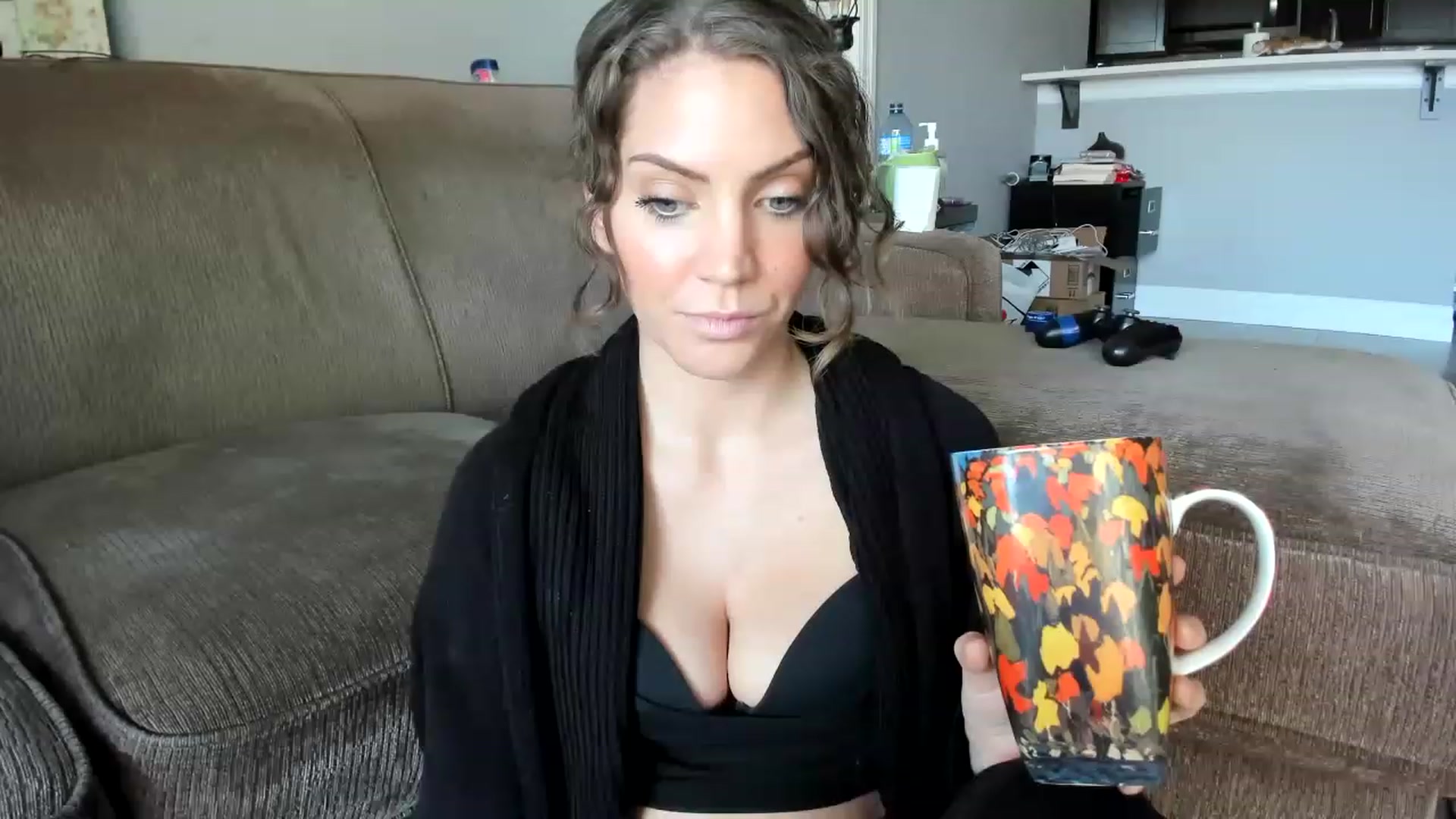 Gallery image thumbnail from Laurel's myfreecams stream on, 02/19/2023, 20:05 image 16 of 20