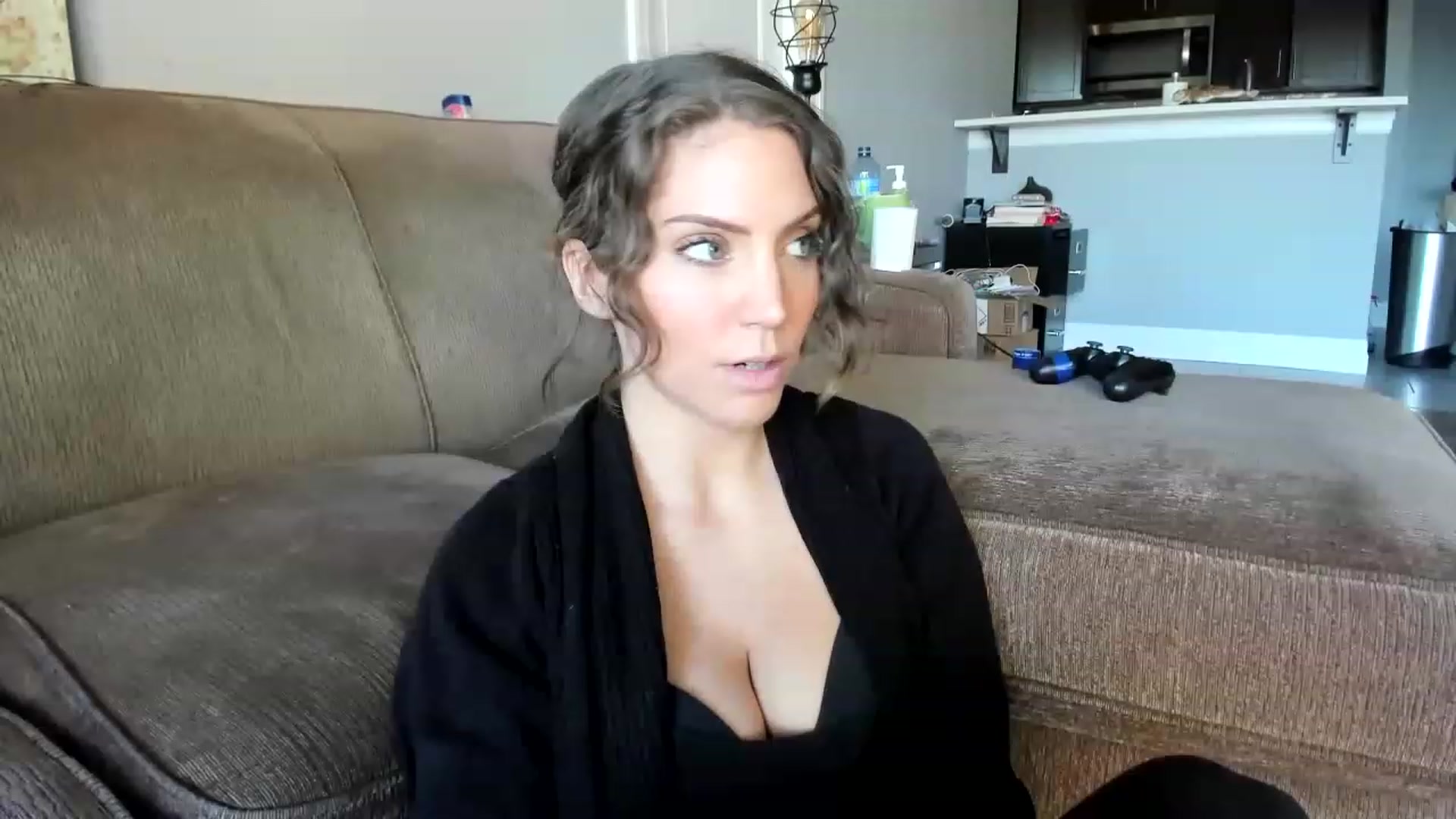 Gallery image thumbnail from Laurel's myfreecams stream on, 02/19/2023, 21:00 image 1 of 20