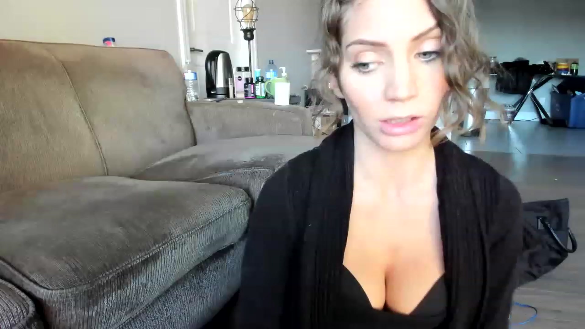 Gallery image thumbnail from Laurel's myfreecams stream on, 02/19/2023, 22:02 image 10 of 20