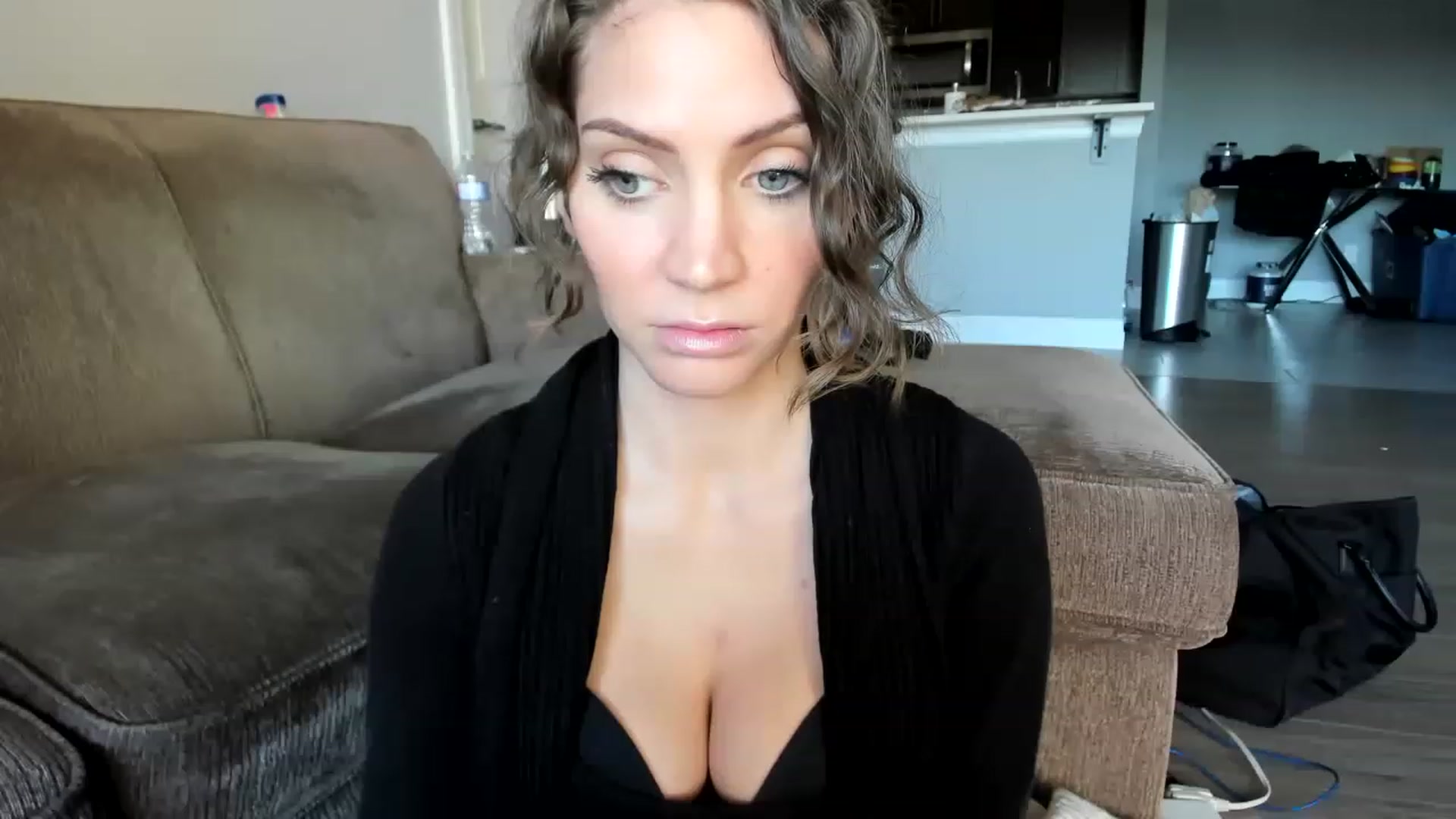Gallery image thumbnail from Laurel's myfreecams stream on, 02/19/2023, 22:02 image 4 of 20