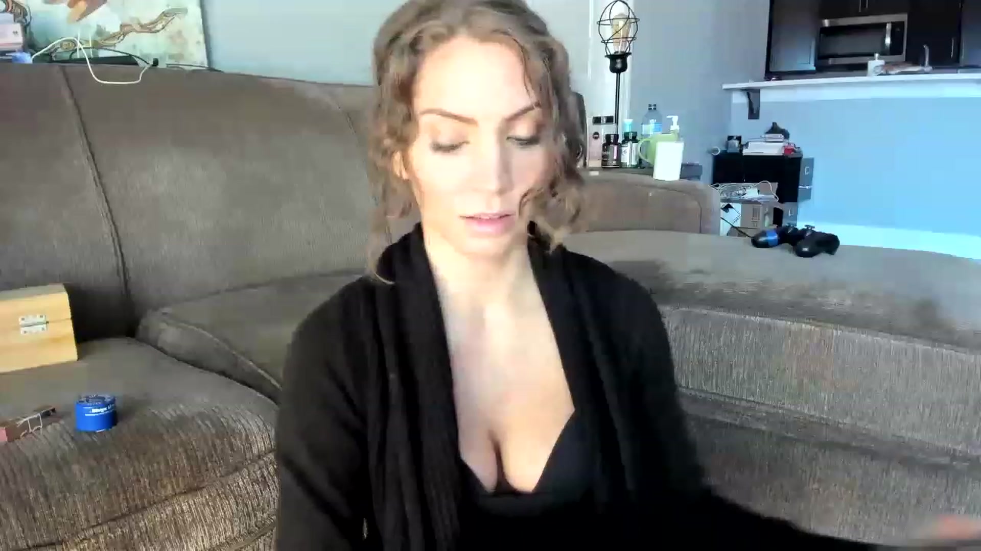 Gallery image thumbnail from Laurel's myfreecams stream on, 02/19/2023, 22:19 image 4 of 20