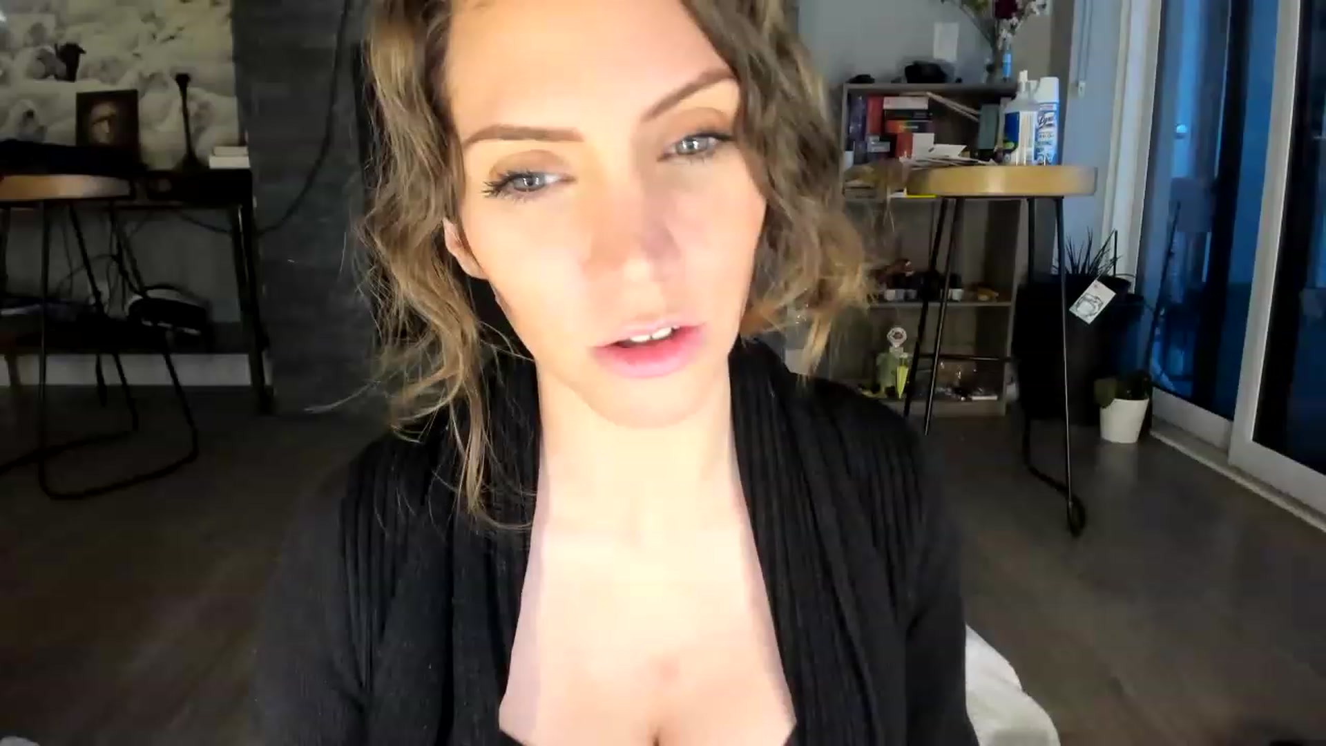 Gallery image thumbnail from Laurel's myfreecams stream on, 02/19/2023, 23:32 image 8 of 20