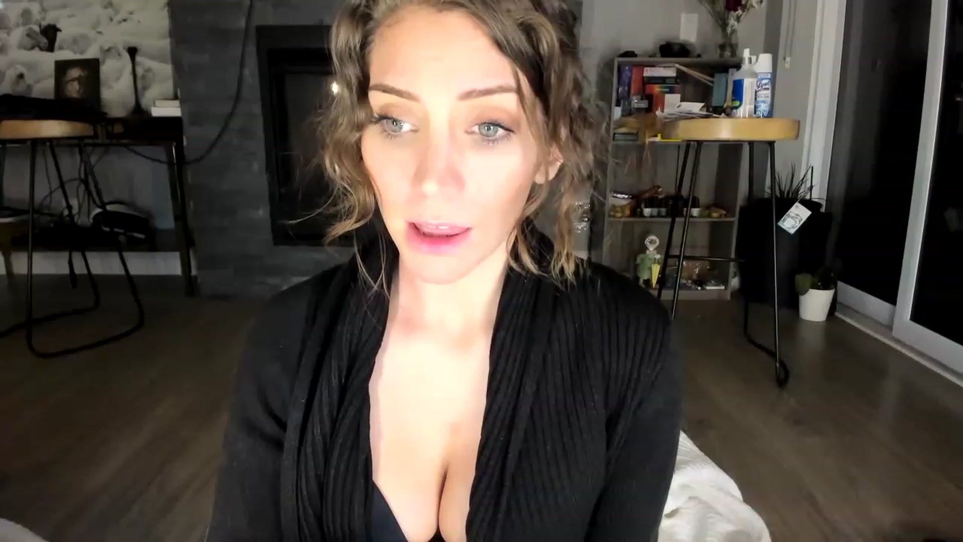 Gallery image thumbnail from Laurel's myfreecams stream on, 02/20/2023, 01:43 image 2 of 20