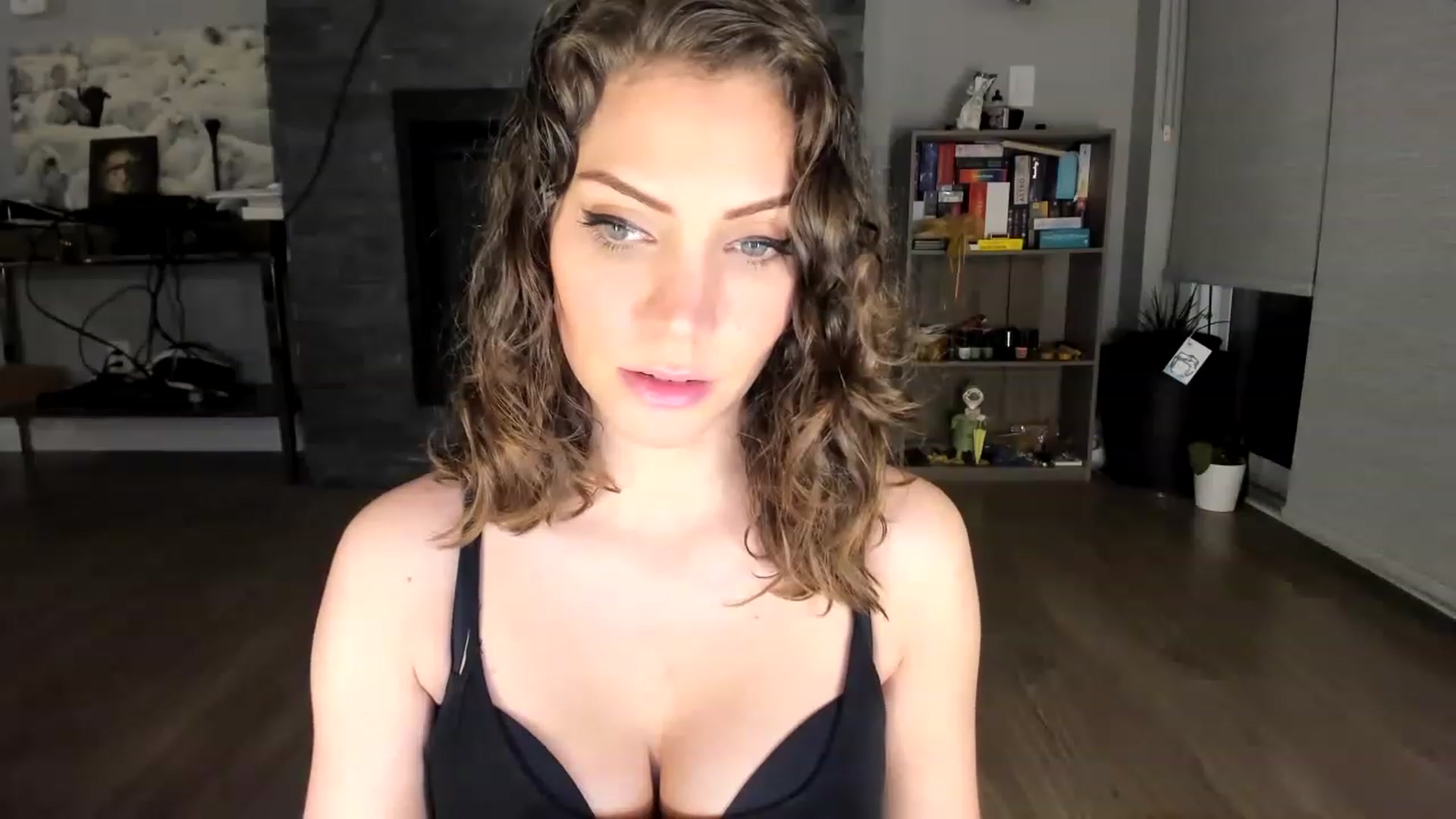 Gallery image thumbnail from Laurel's myfreecams stream on, 02/26/2023, 02:19 image 10 of 20