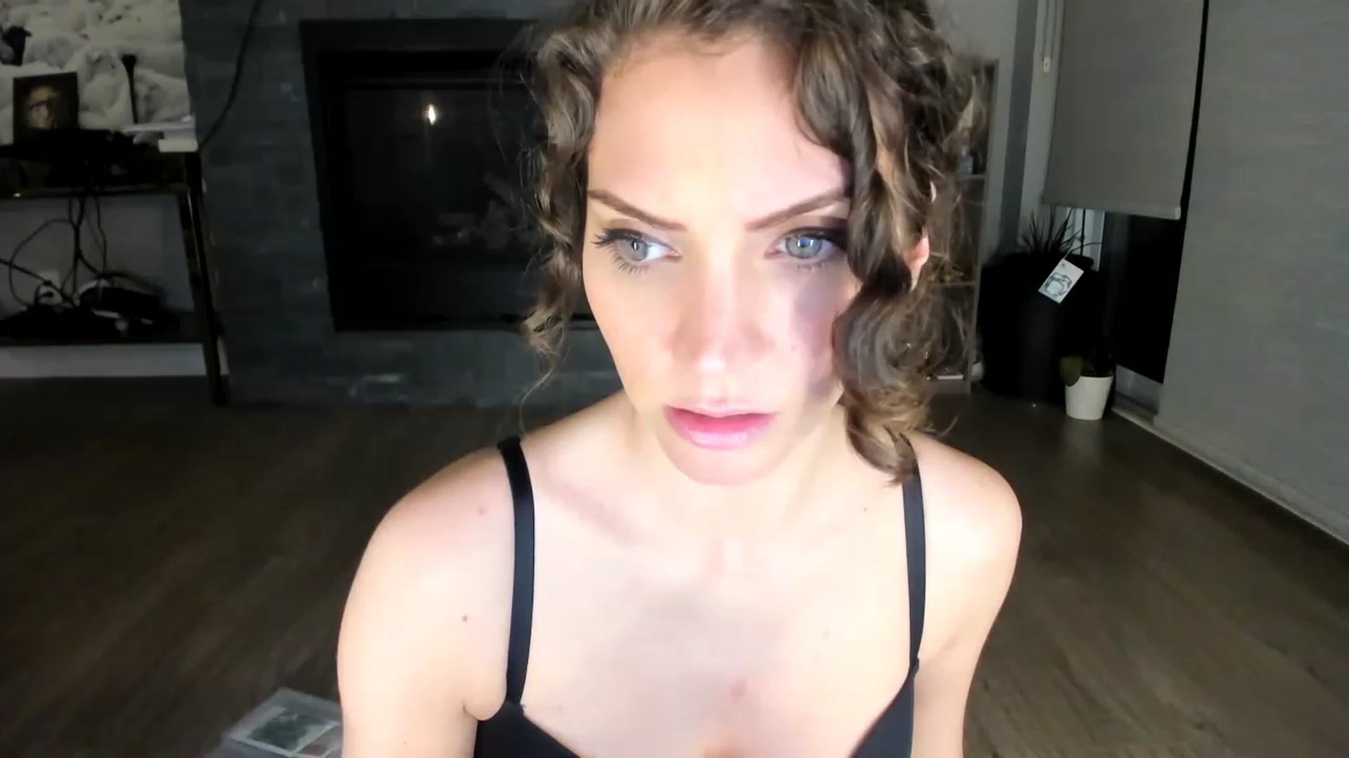 Gallery image thumbnail from Laurel's myfreecams stream on, 02/26/2023, 05:54 image 7 of 20