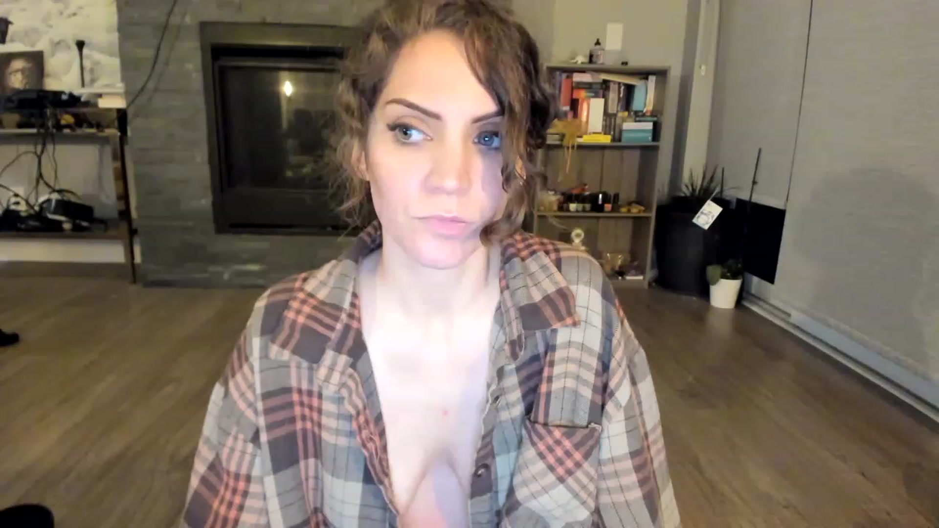 Gallery image thumbnail from Laurel's myfreecams stream on, 02/27/2023, 06:46 image 5 of 20