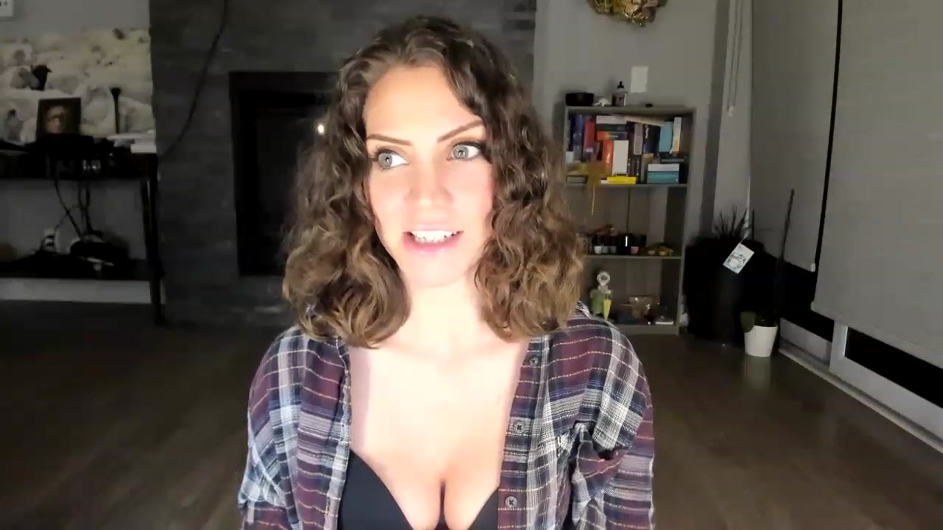 Gallery image thumbnail from Laurel's myfreecams stream on, 02/28/2023, 06:08 image 3 of 20