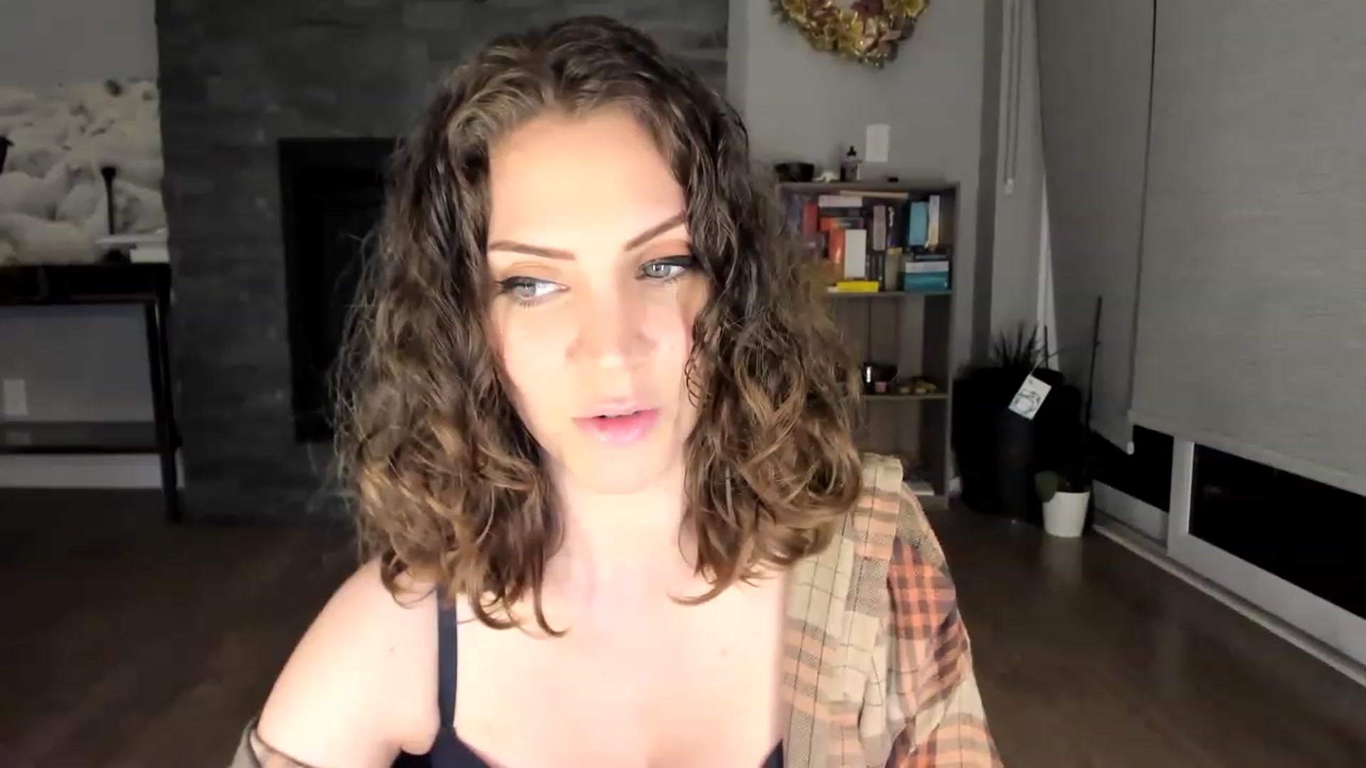 Gallery image thumbnail from Laurel's myfreecams stream on, 03/05/2023, 06:14 image 2 of 20